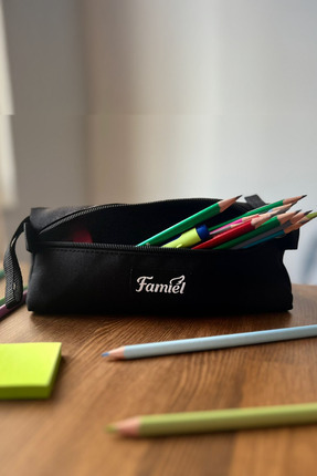 Famiel Üçgen Kalemlik