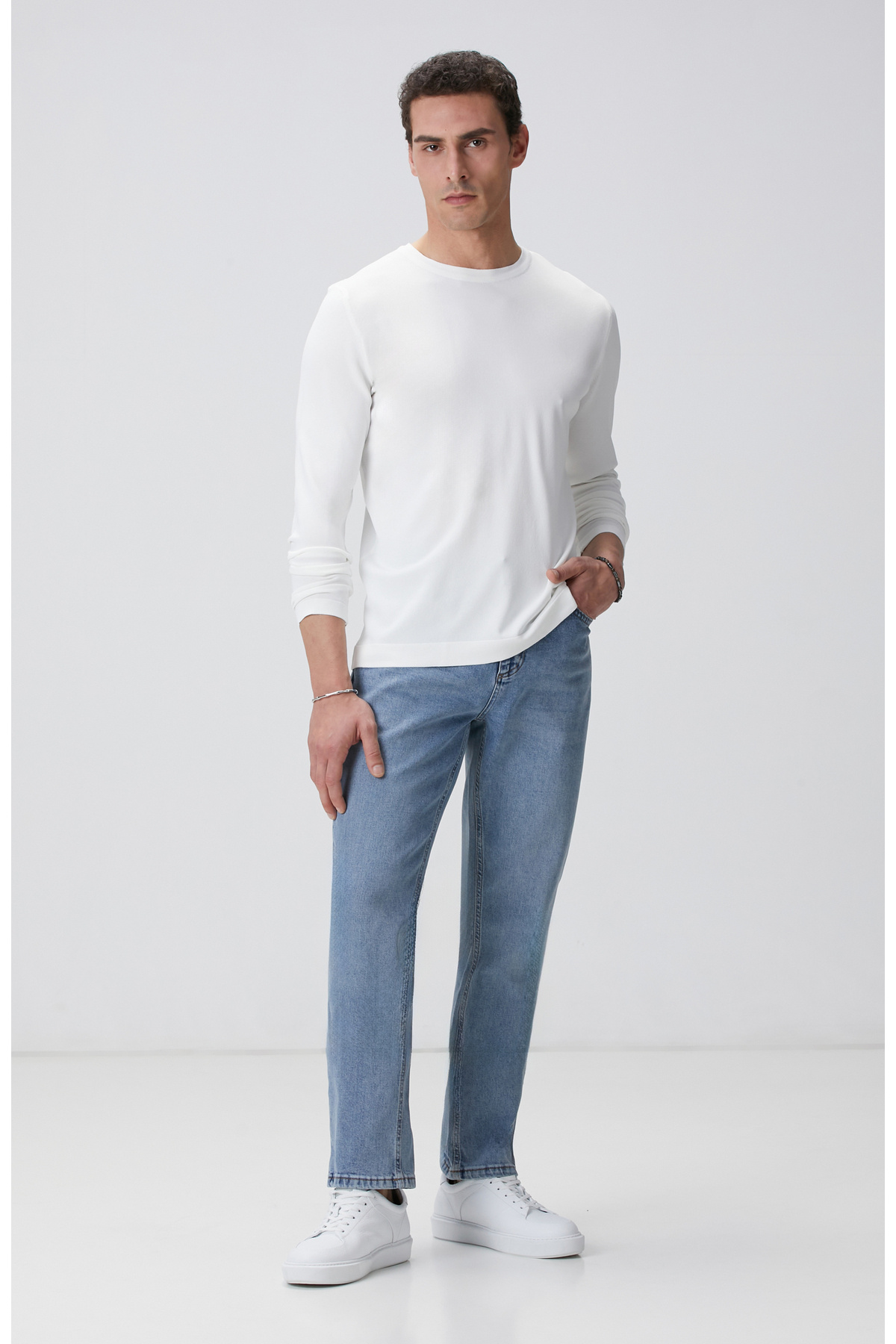 نتورک شلوار جین آبی روشن نتورک شلوار جین آبی روشن