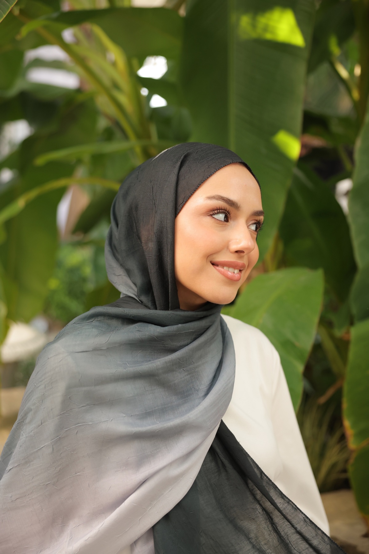 Mira İpek  Degrade İki Renkli Bambu Kraş Şal Tok Duran Kadın Şal Siyah Beyaz - Görsel 3