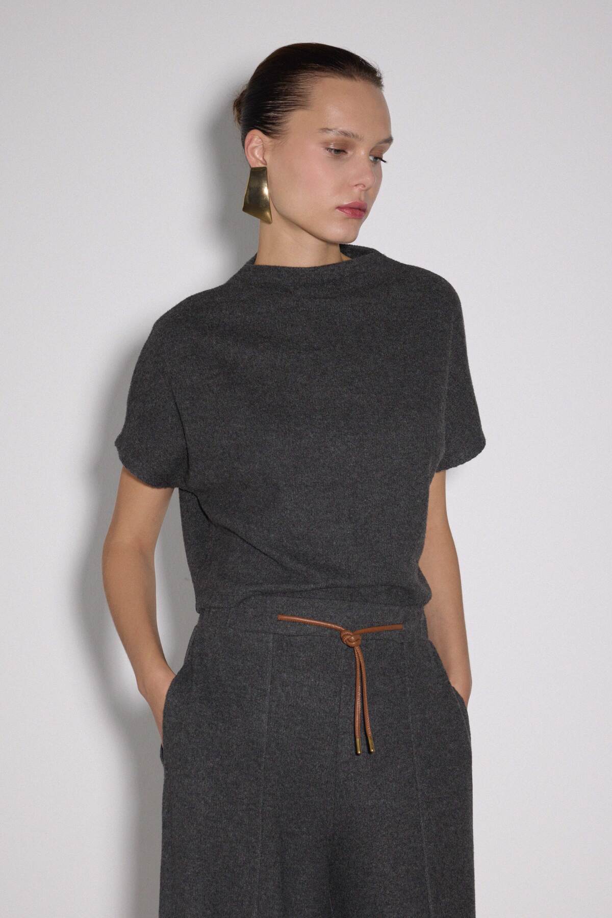 BABOKAH  Dik Yaka Boxy Yumoş Üst - Görsel 3