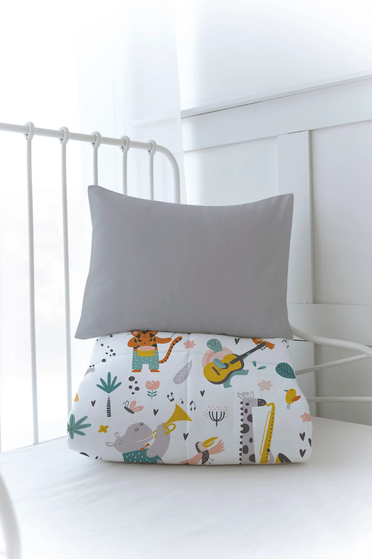 Tuğba Kuğu Montessori Yorgan Seti (95X195 CM) - Iconic Serisi - Hayvanlı Müzik Grubu fotoğrafı 2 (önizleme)