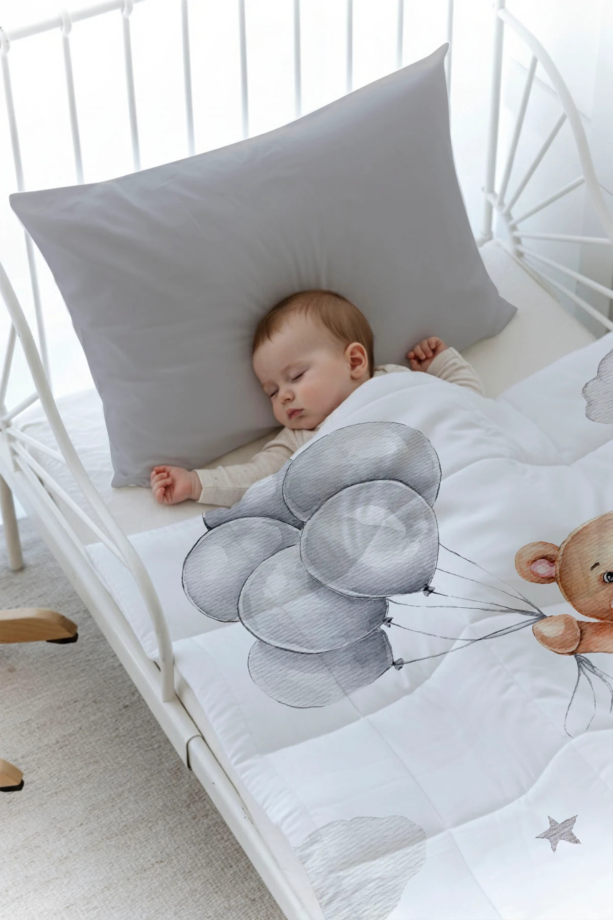 Tuğba Kuğu Montessori Yorgan Seti (95X195 CM) - Iconic Serisi - Balon Tutan Ayı fotoğrafı 2 (önizleme)