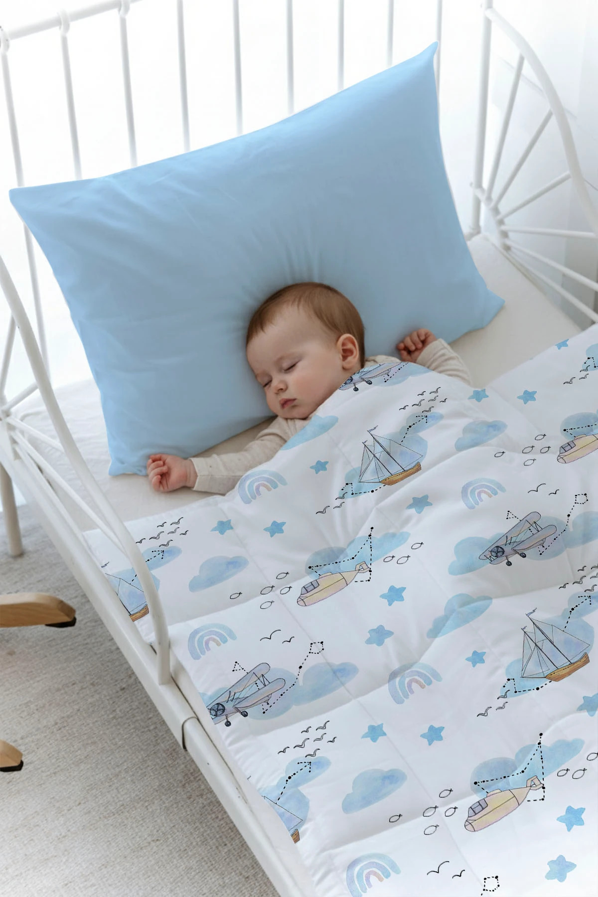 Tuğba Kuğu Organik Baskılı Montessori (100x200) Yorgan Seti - Iconic Serisi - Mavi Hava Balonlu Gökkuşağı fotoğrafı 2 (önizleme)