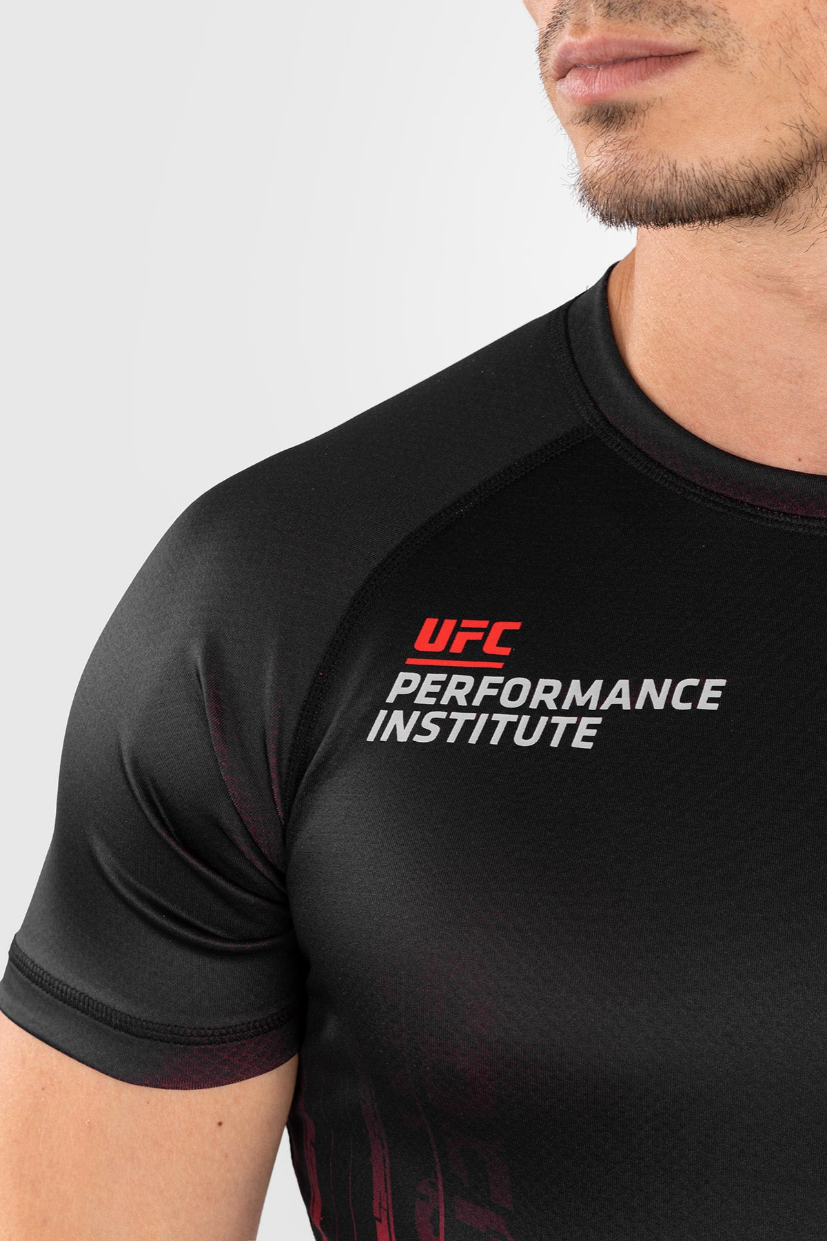 تيشيرت Venum Pro Compression باللون الأحمر مصنوع م...