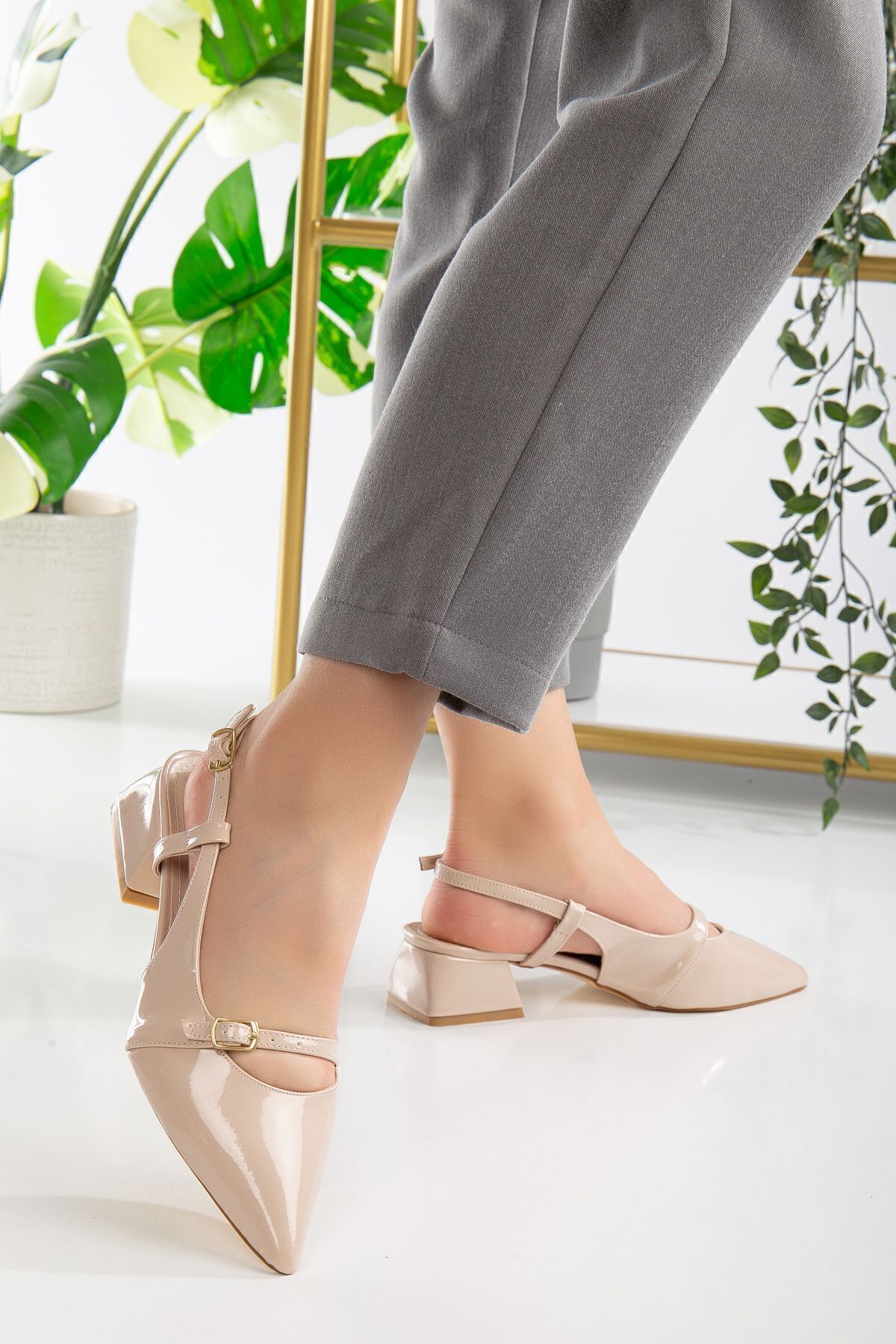 DİORİN  Kadın Mary Jane Bej Rugan Arkası Açık Sivri Burunlu Baretli Kısa Blok Topuklu Ayakkabı - Görsel 6