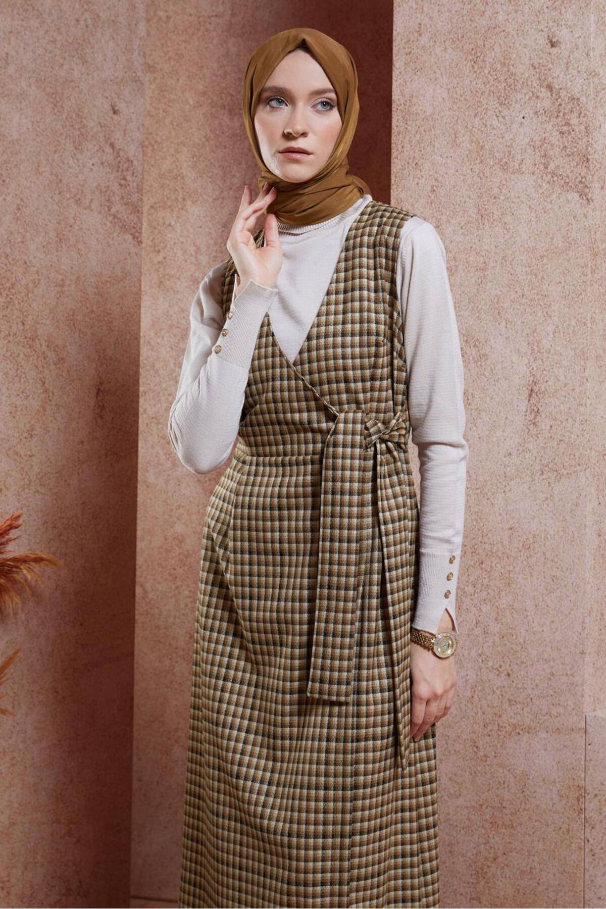 آلوینا پیراهن جلیقهای با جزئیات کراوات ۴۵۰۷۲ آلوینا پیراهن جلیقهای با جزئیات کراوات ۴۵۰۷۲