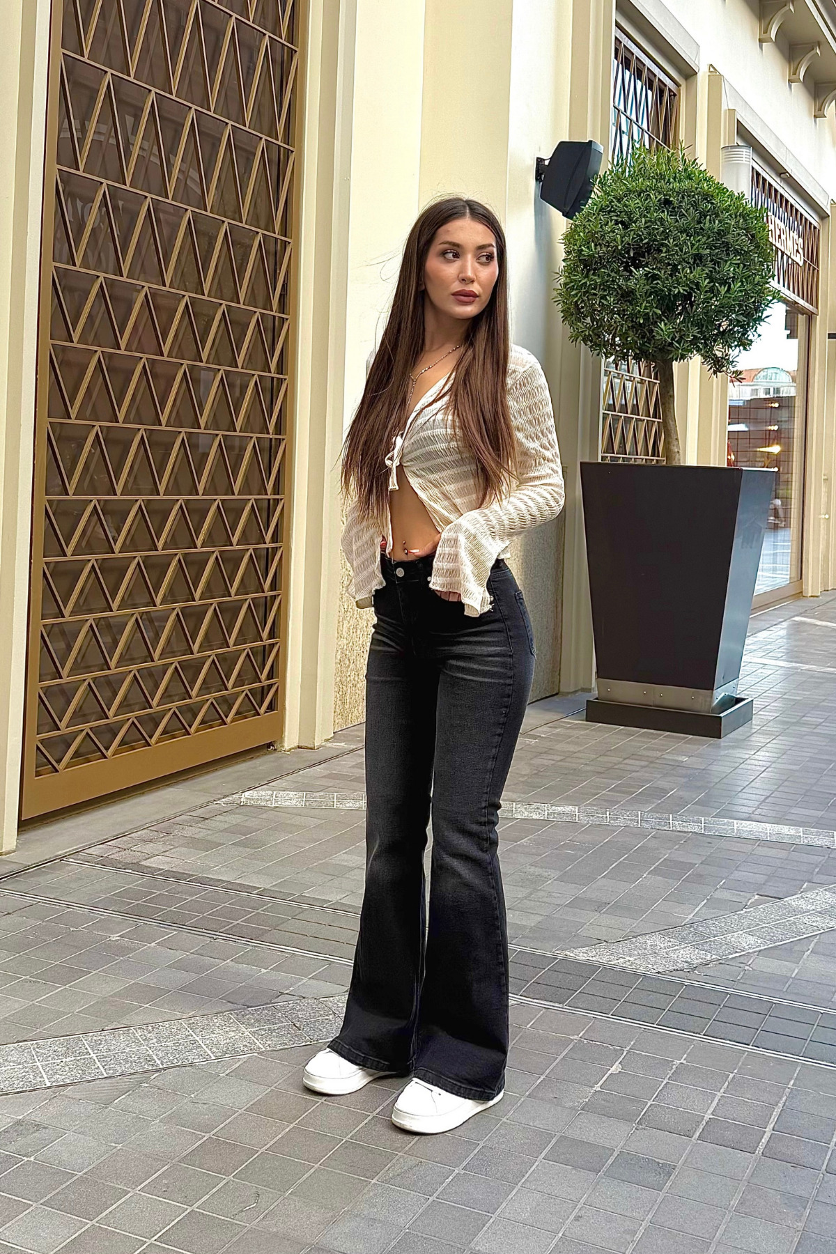 BİKELİFE  Kadın Yüksek Bel Siyah Efektli Likralı/Esnek İspanyol Paça Pantolon - Görsel 4