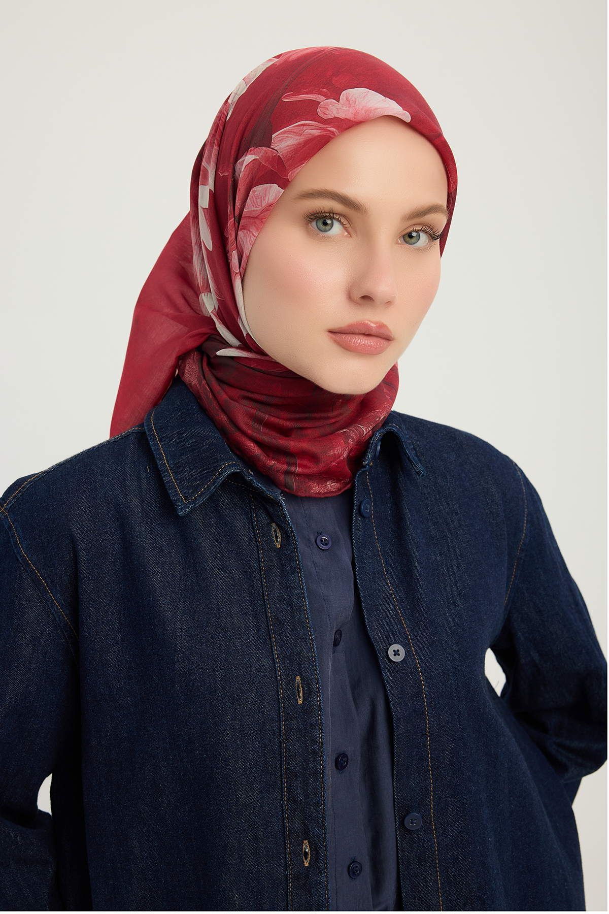 Timeless Imagination - Red - Efilia Patterned Scarf - 90x90 Cm