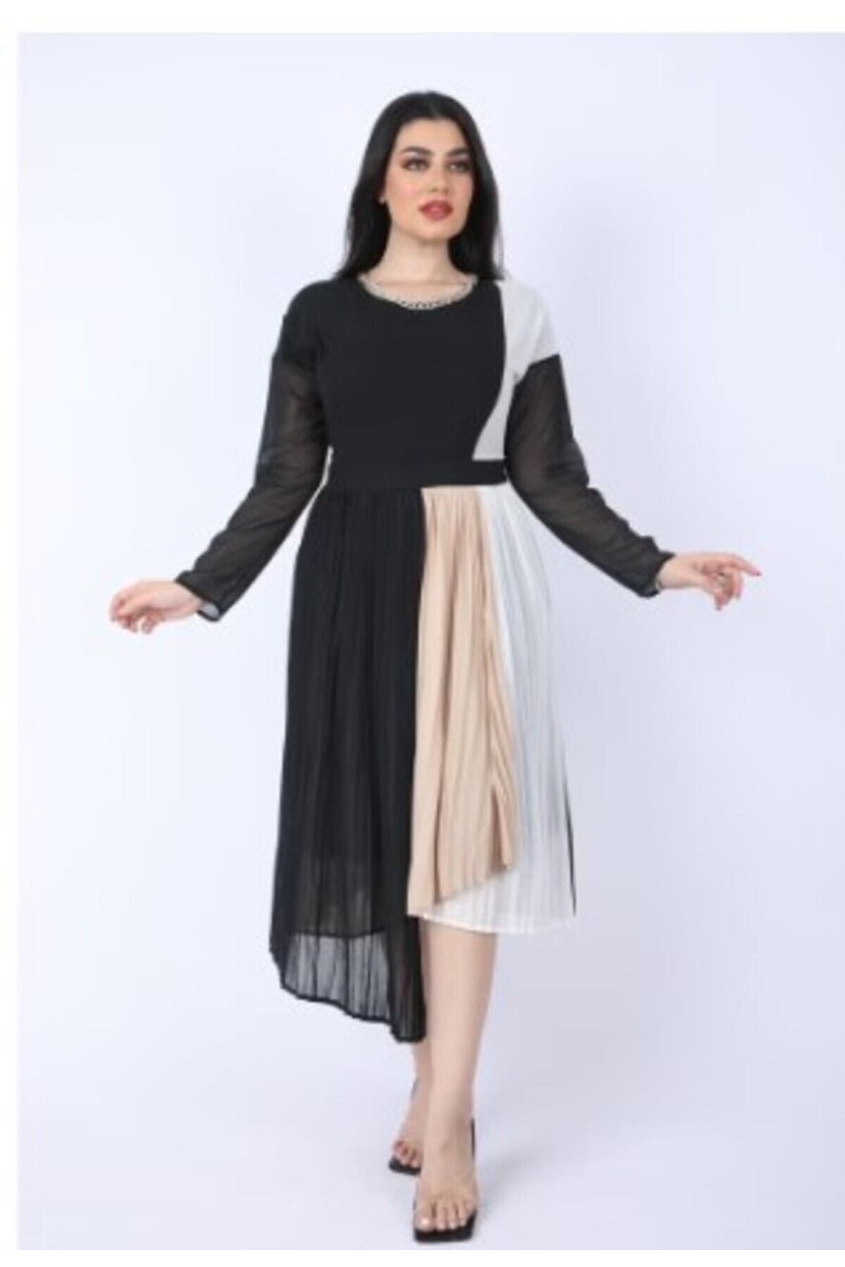 فستان شيفون بكسرات وأكمام طويلة