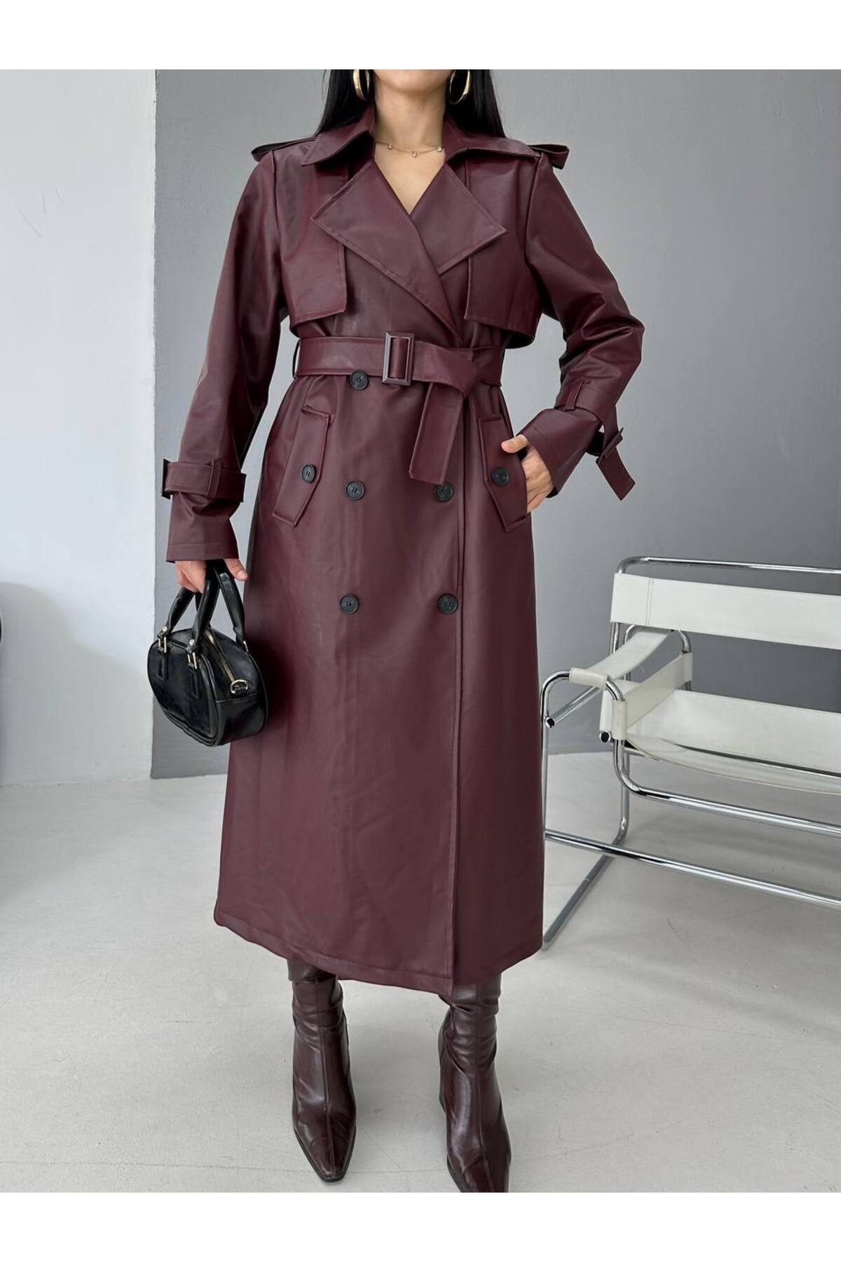 buqre's moda Kadın Yeni Sezon Apolet Detaylı Kuşaklı Pelerinli Uzun Deri Trenç