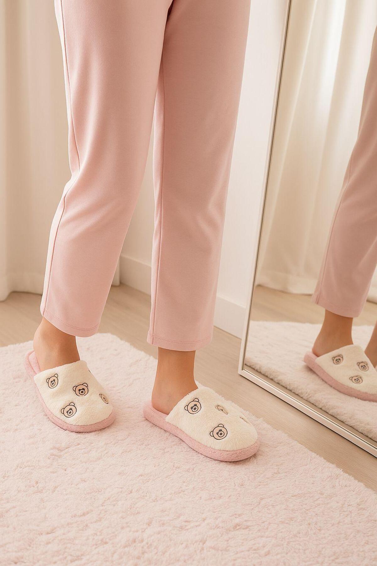 BellaPiede Peluş Ayıcık Desenli Ev Terliği, Kadın Pembe Tabanlı Yumuşak Kışlık Panduf Terlik görsel 3