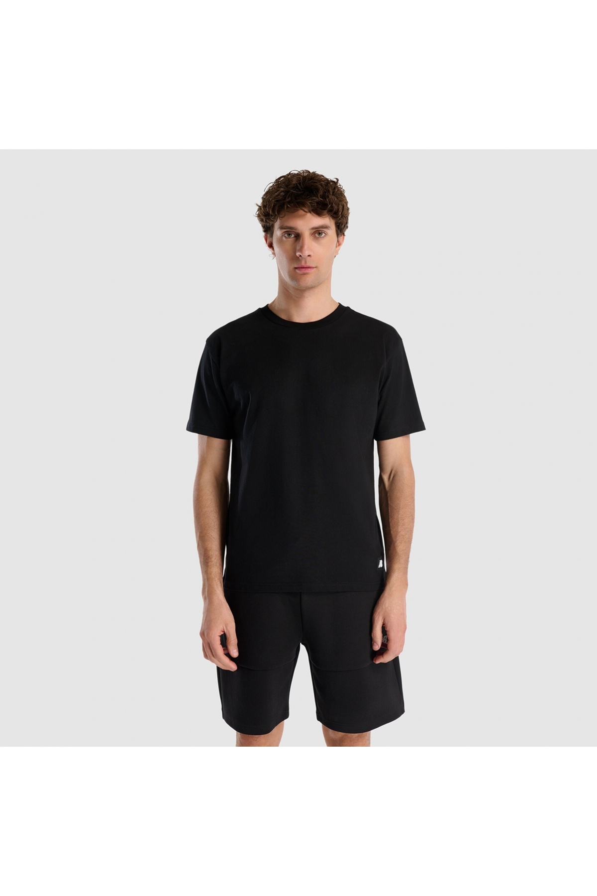 تی‌شرت مردانه طرح سبک زندگی مشکی - MNT1509-BK نیو بالانس تی شرت ورزشی New Balance