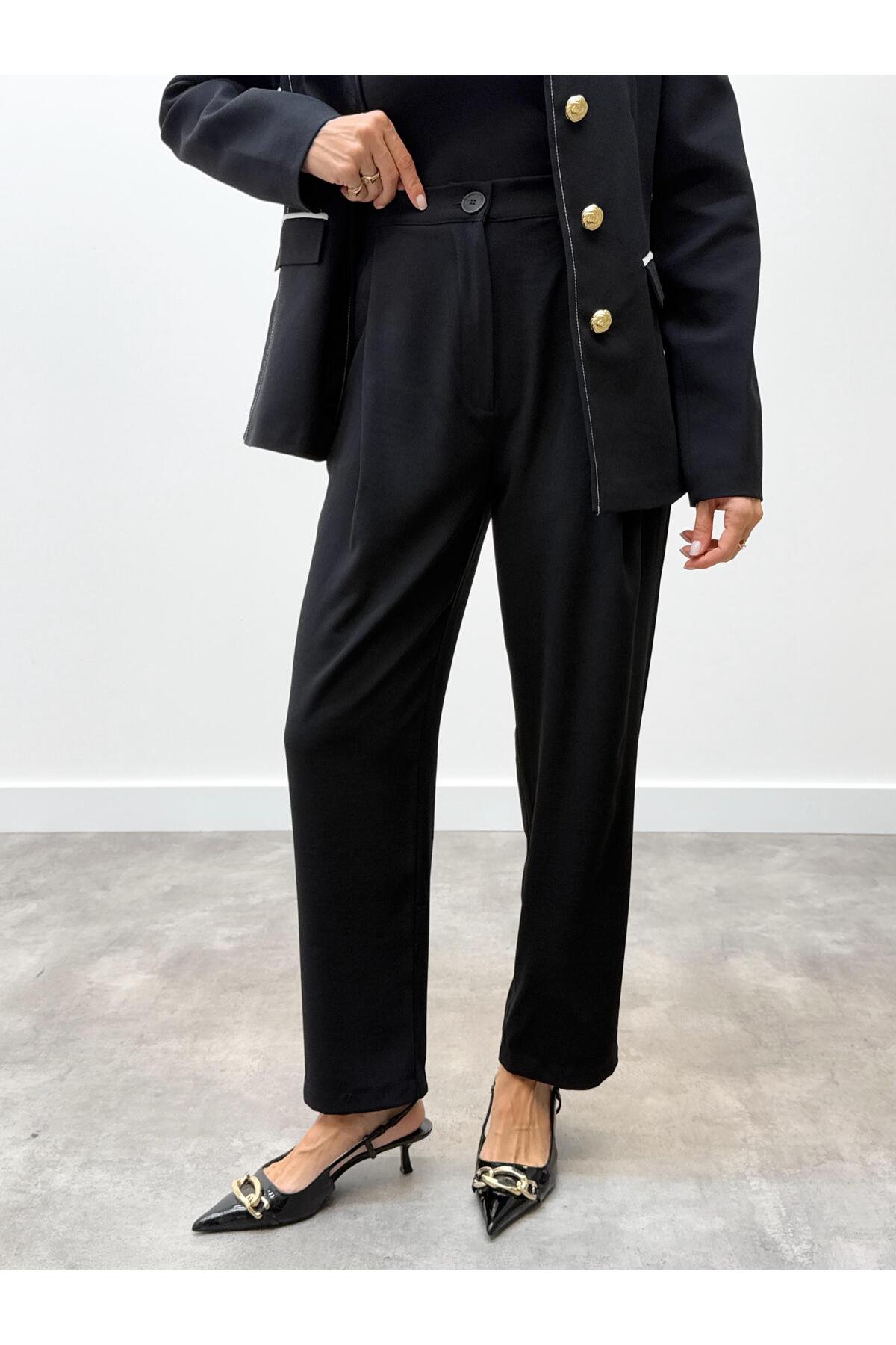Women's Premium Pleated Buttoned Black Pants