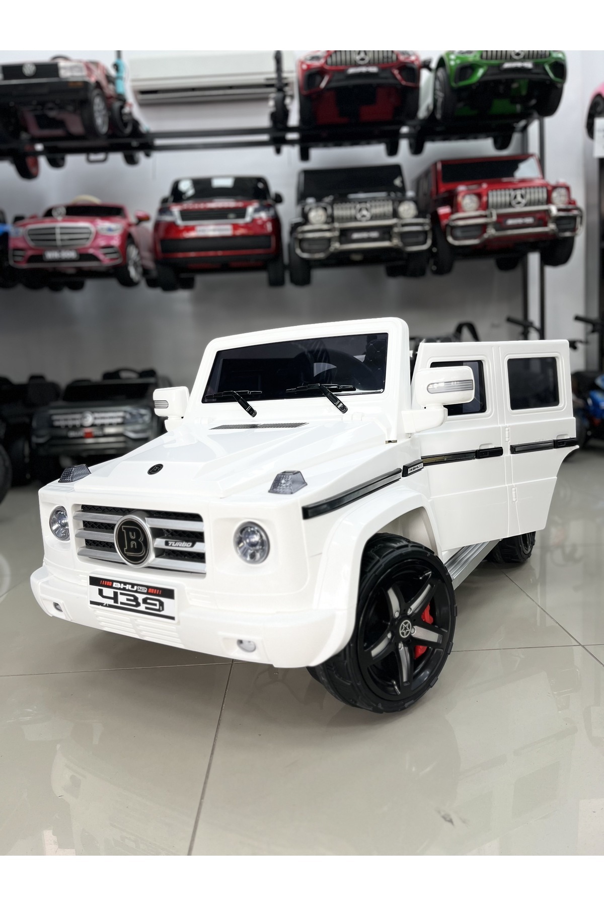 Toys MERCEDES BRABUS AKÜLÜ ARABA 0-6 YAŞ