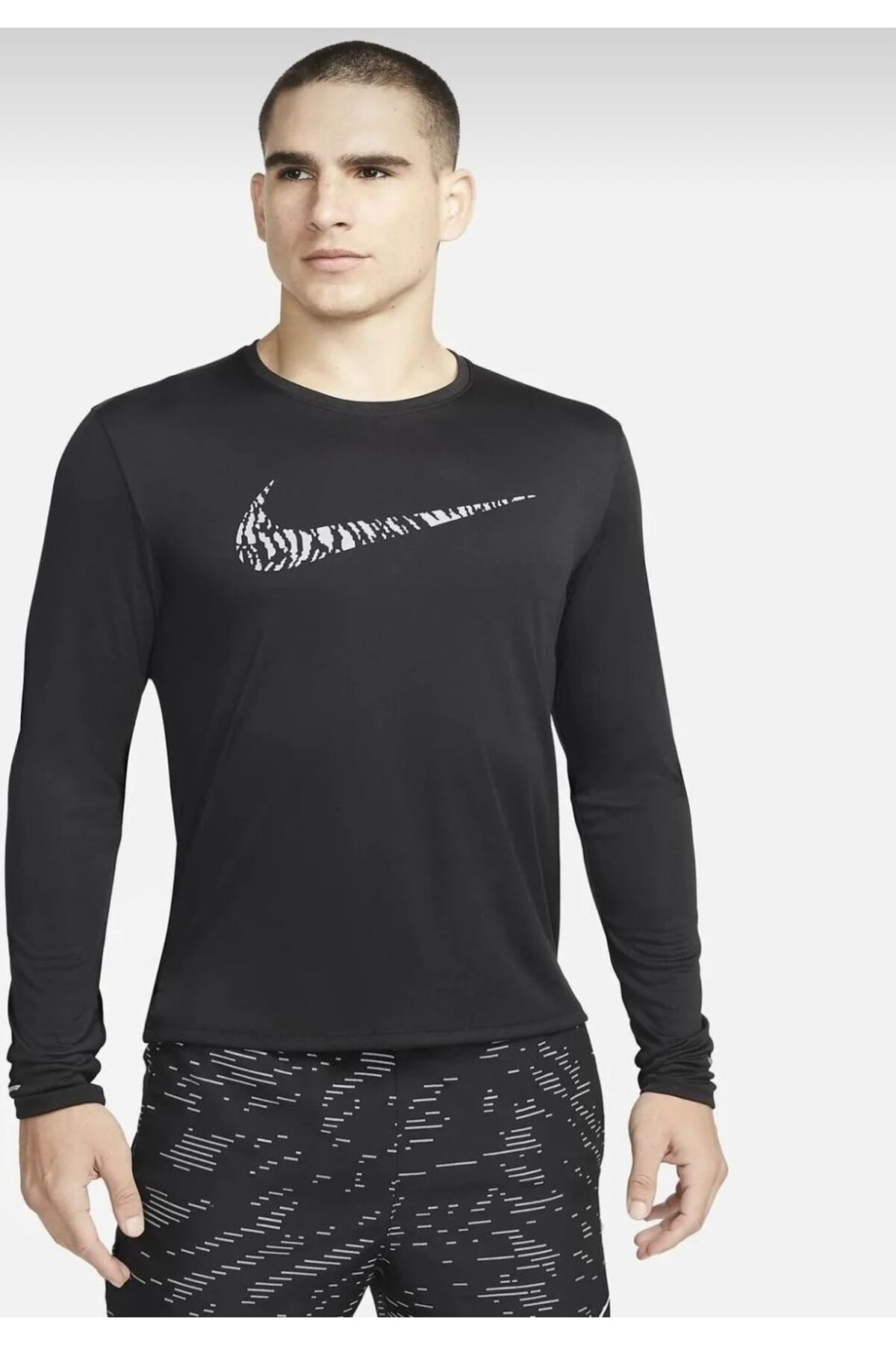 سویشرت ورزشی مردانه Dri-fit UV Run Division Miler نایکی سویشرت Nike