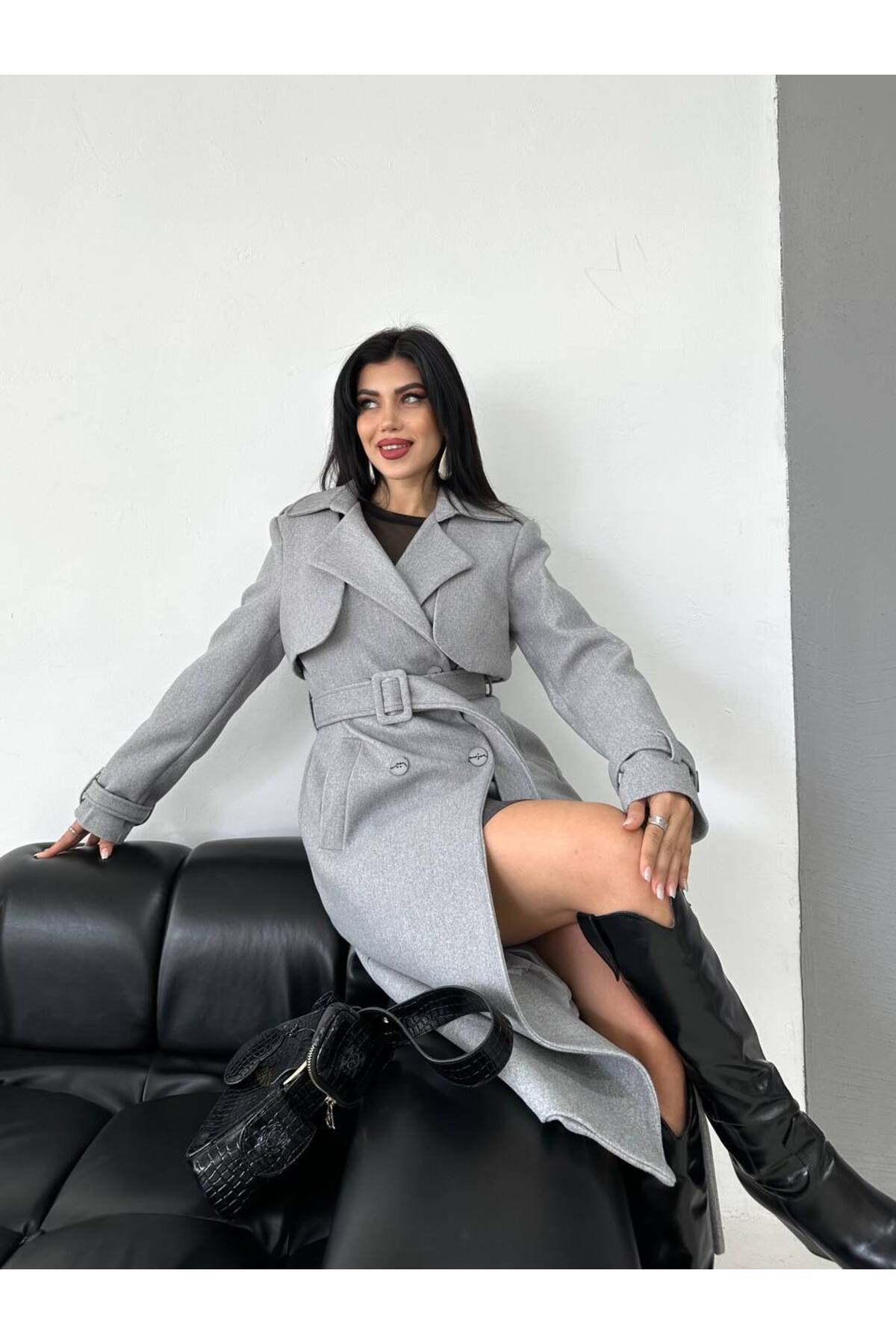 Premium Imported Fabric Cape Coat - Stylish and Warm - Görsel 4