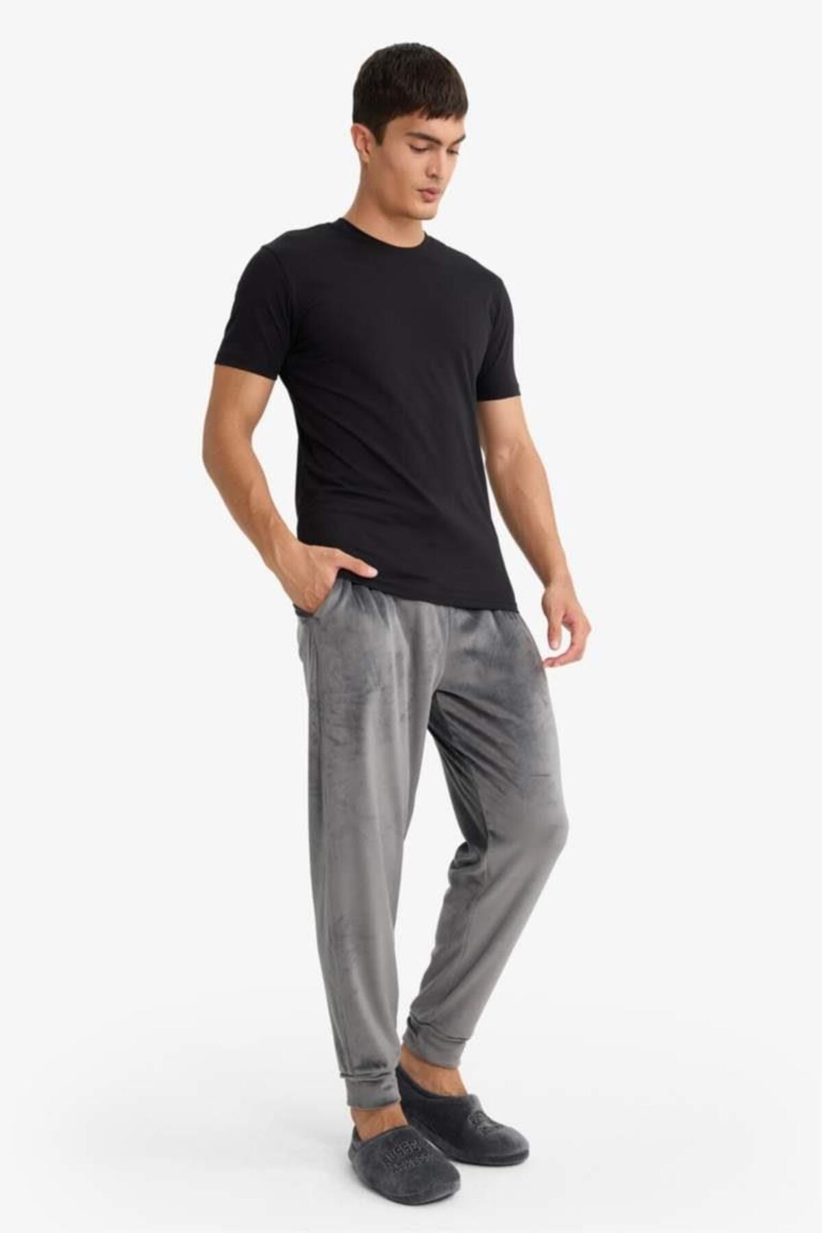DeFacto Ultra Yumuşak Regular Fit Cepli Kadife Pijama Altı F4672AX25WN
