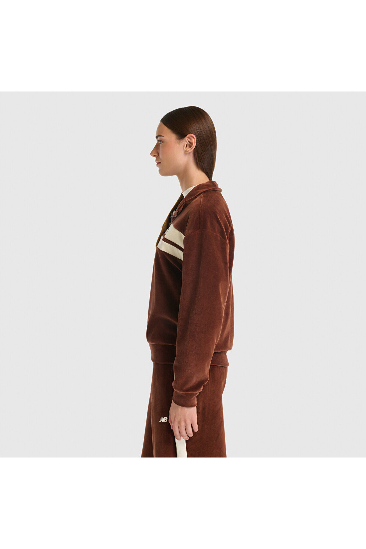 New Balance WNC3551 Kahverengi Kadın Sweatshirt görsel 3