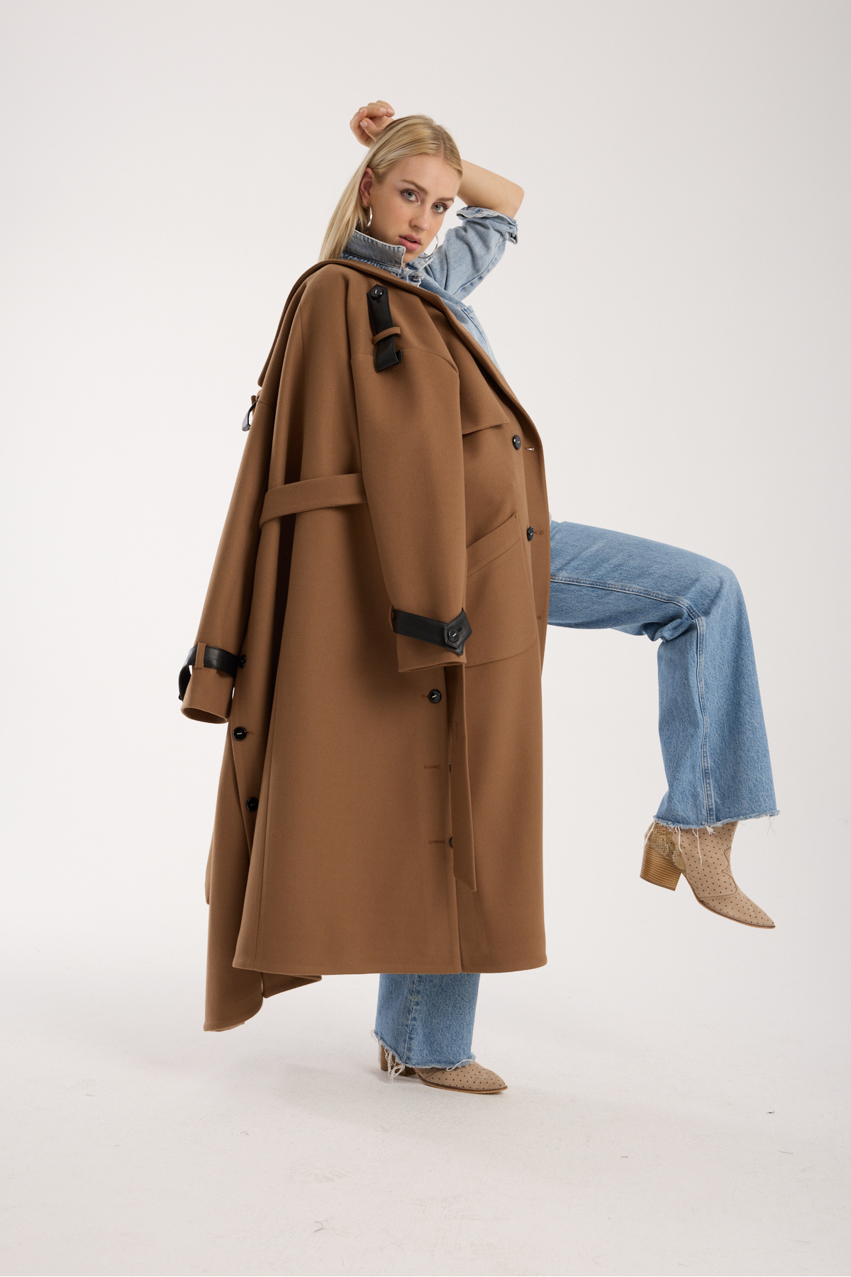 ŞEYDA ERTEM  KAHVERENGİ DERİ DETAYLI YÜNLÜ KAŞE UZUN MANTO - Görsel 7