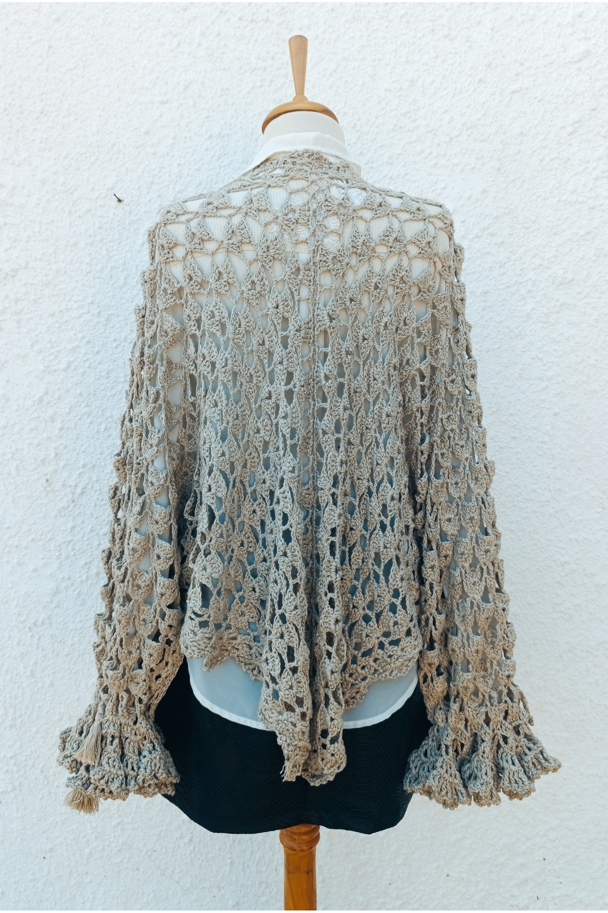 Hippybutik Toprak Tonlu Gri Bej El Örgüsü Kalın Ajur Şal/Hırka Panço Tarzı Düşük Kollu Şal görsel 8