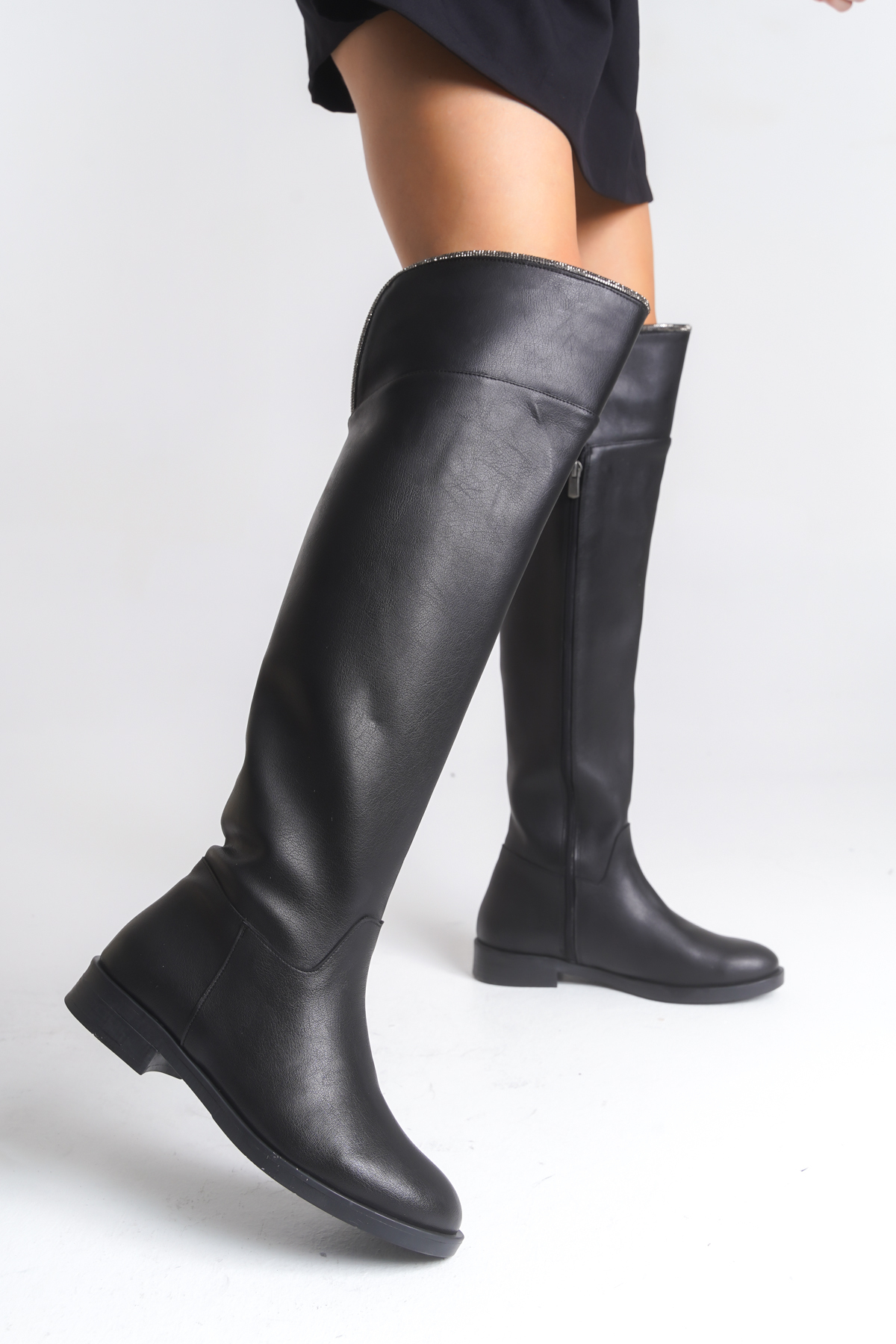 Ayakkabı Delisiyim  Siyah Deri Binici Diz Üstü Kadın Çizme | Kısa Topuklu Kaymaz Taban | Taşlı & Fermuarlı Bihter - Görsel 6