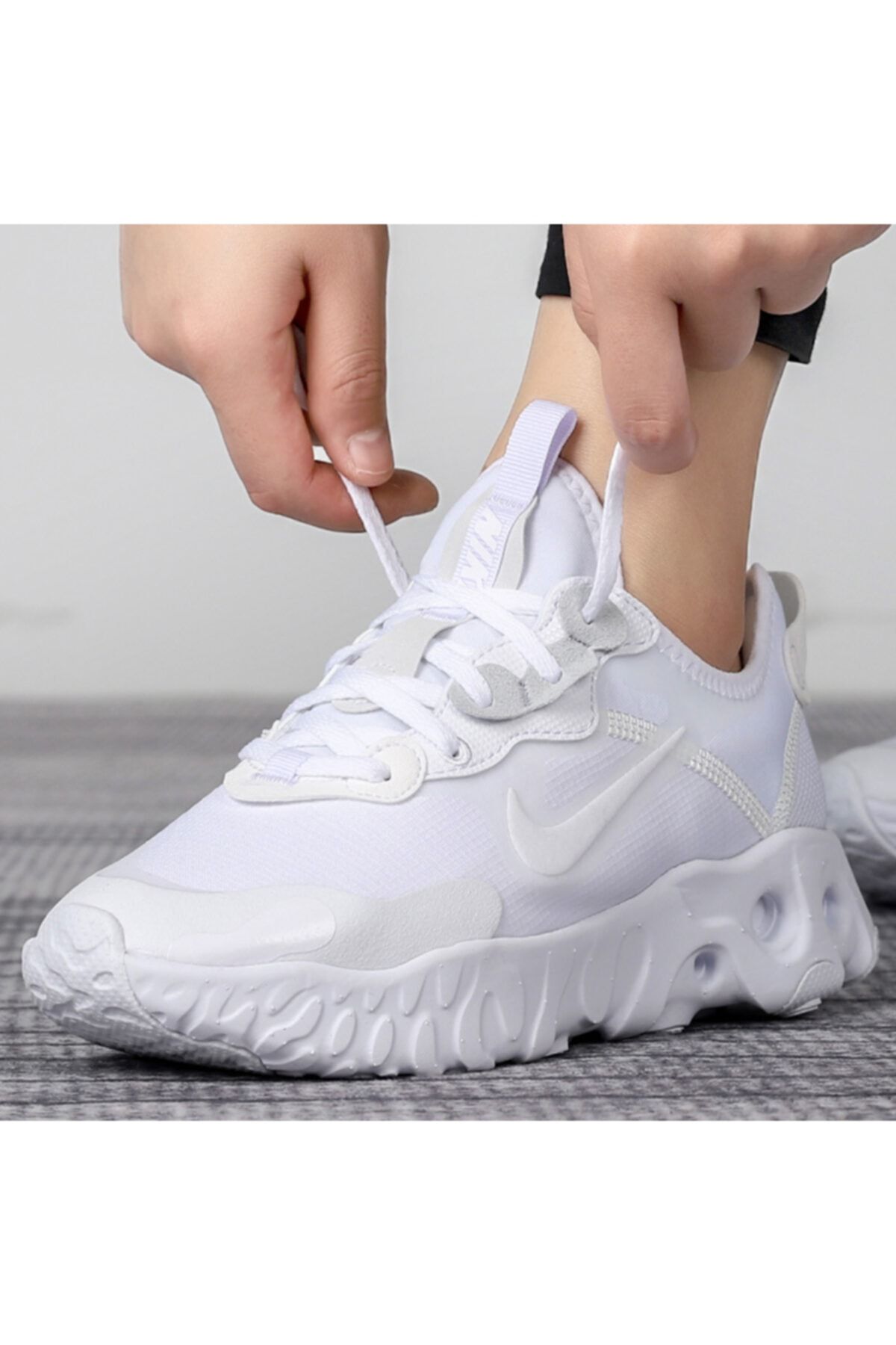 اسنیکر سفید مردانه كفش كتانى ورزشى مدل react Nike