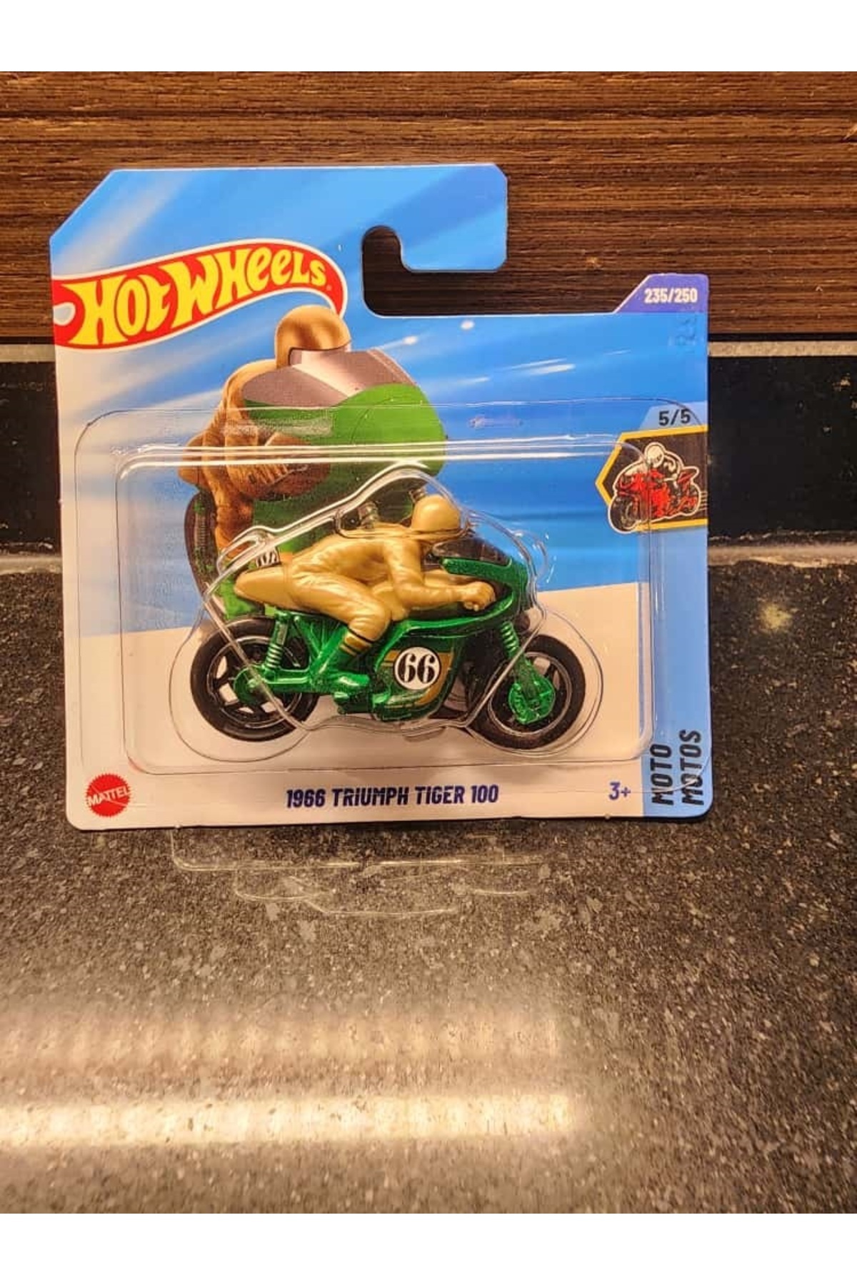 HOT WHEELS 1/64 TRİUMPH TİGER 1OO TH TREASURE HUNT - Fiyatı, Yorumları
