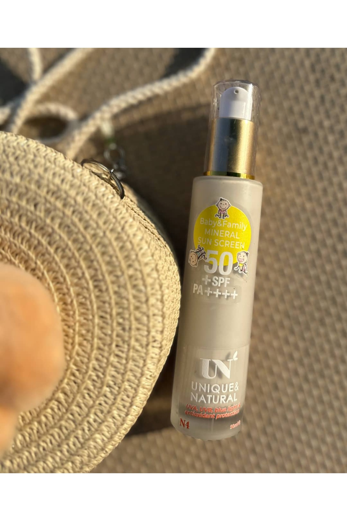 BABY AND FAMILY MINERAL SUN SCREEN 50+SPF / Güneş Kremi — baby-and-family-mineral-sun-screen-50spf — تصویر 4 از 8