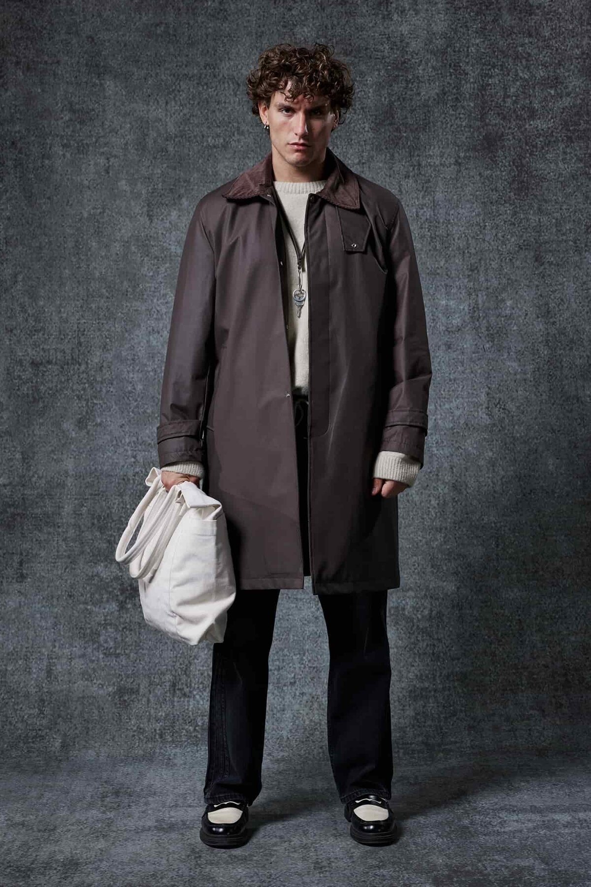 ablukaonline  Erkek Relax Fit Kadife Yaka Detaylı Uzun Trençkot Haki Yeşil - Görsel 5