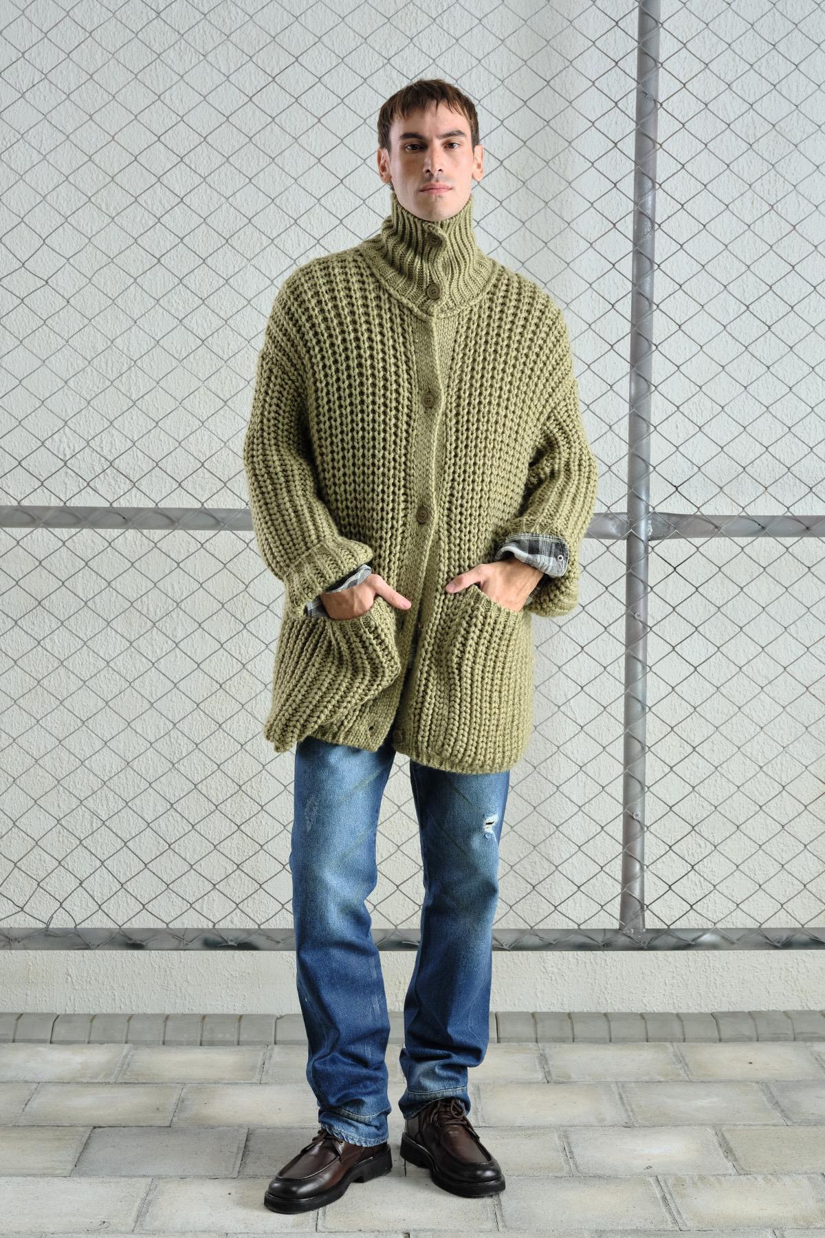 KALIN ÖRGÜLÜ OVERSIZE YEŞİL HIRKA — رنگارنگ GST20263006