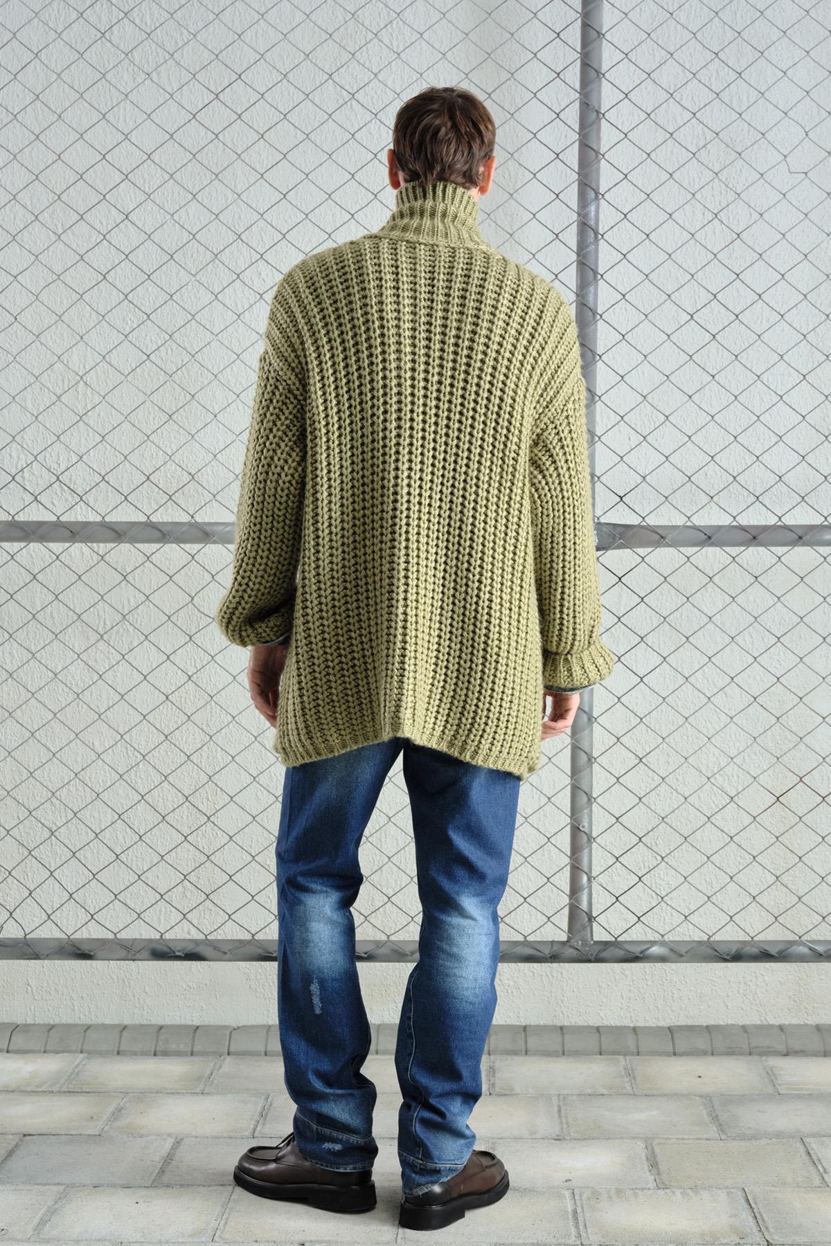 KALIN ÖRGÜLÜ OVERSIZE YEŞİL HIRKA — رنگارنگ GST20263006 — تصویر 2 از 5