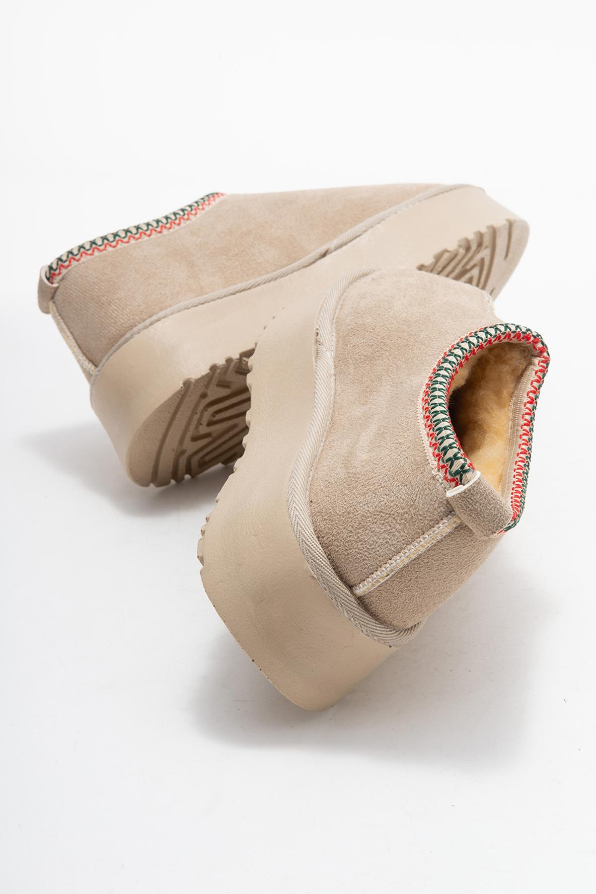 CCWAY AYAKKABI Κοντές μίνι μπότες με ψηλή σόλα ΜΠΕΖ