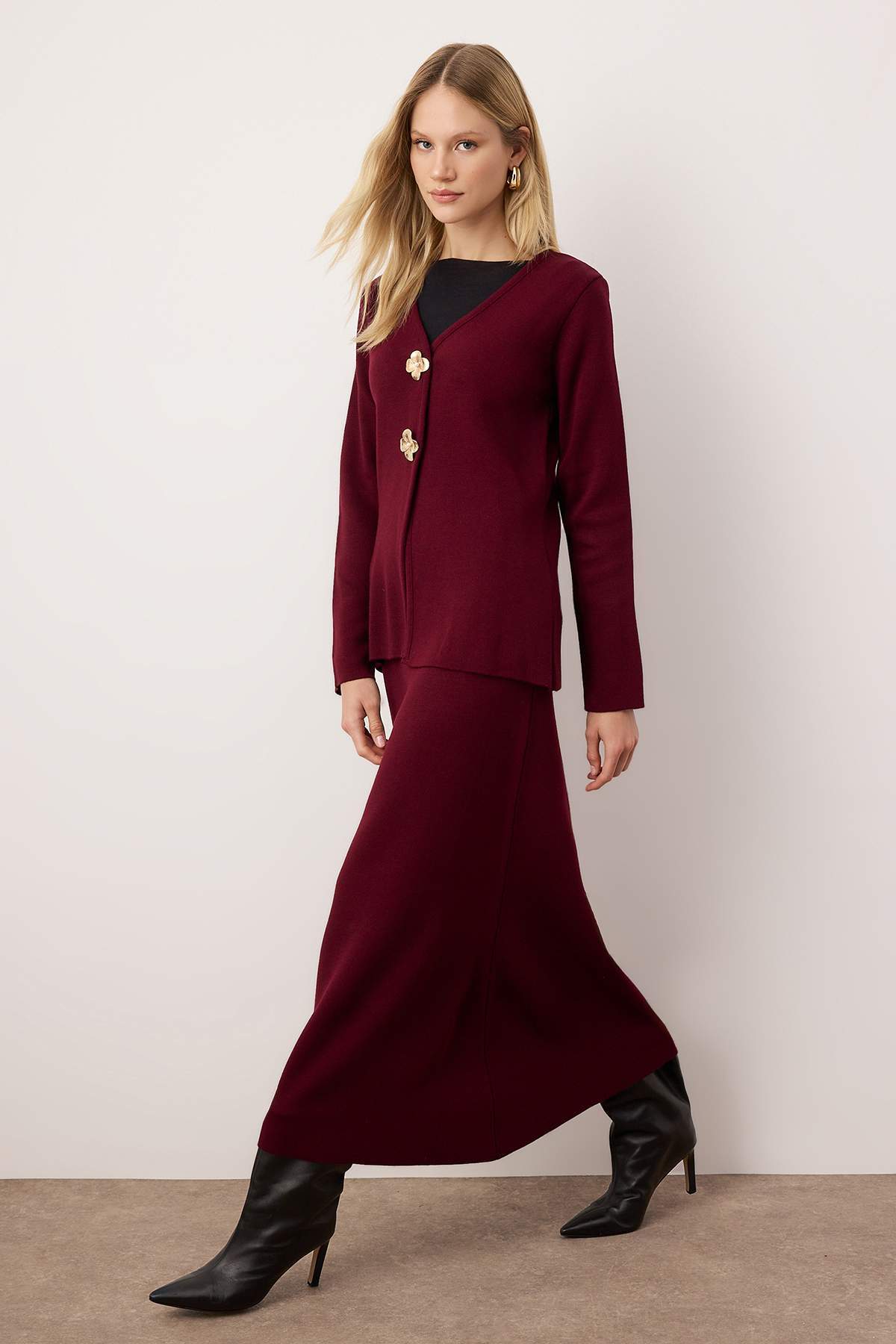 Trendyol Modest Pflaumengoldfarbenes Strickrock-Set mit Knöpfen TCTAW26US00011