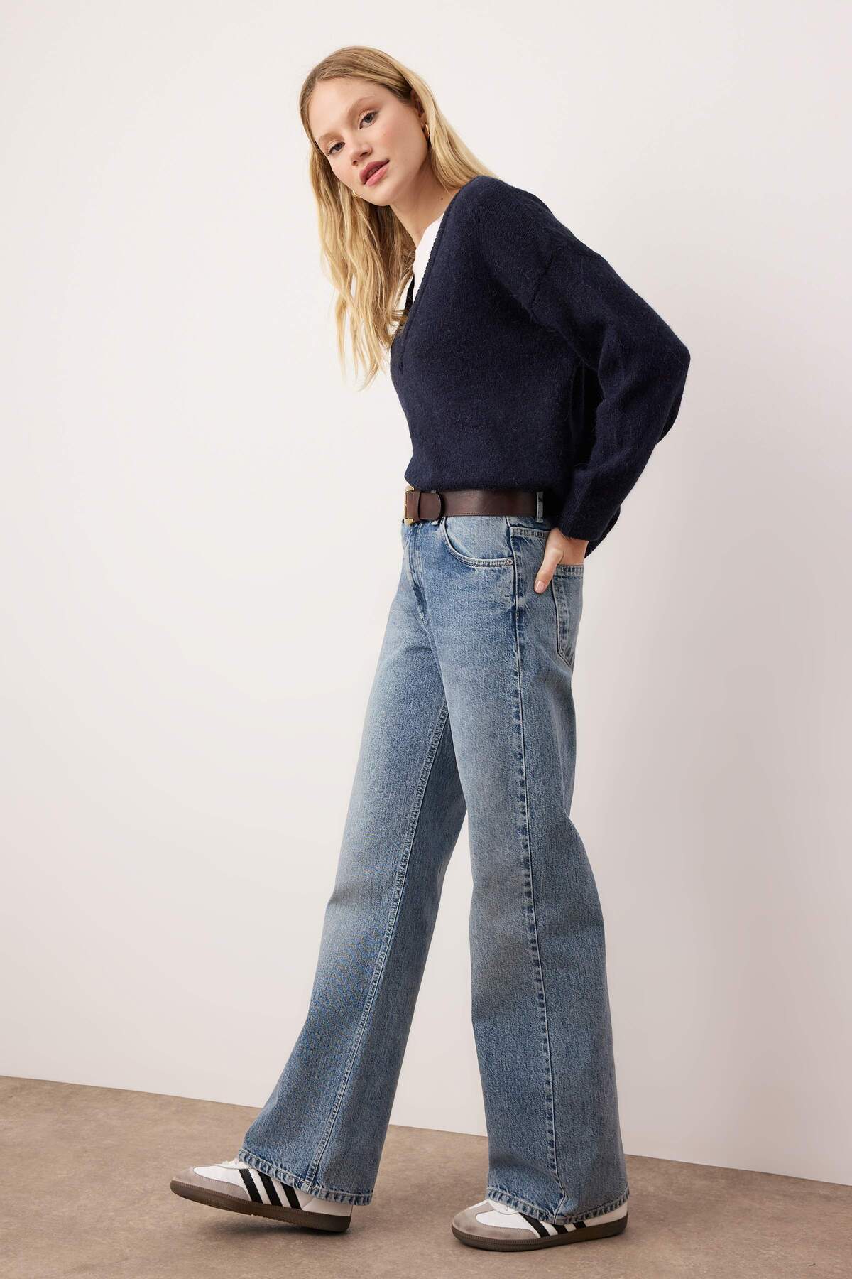 Trendyolmilla  Mavi Yüksek Bel Wide Leg Jeans TWOSS25JE00089 - Görsel 2