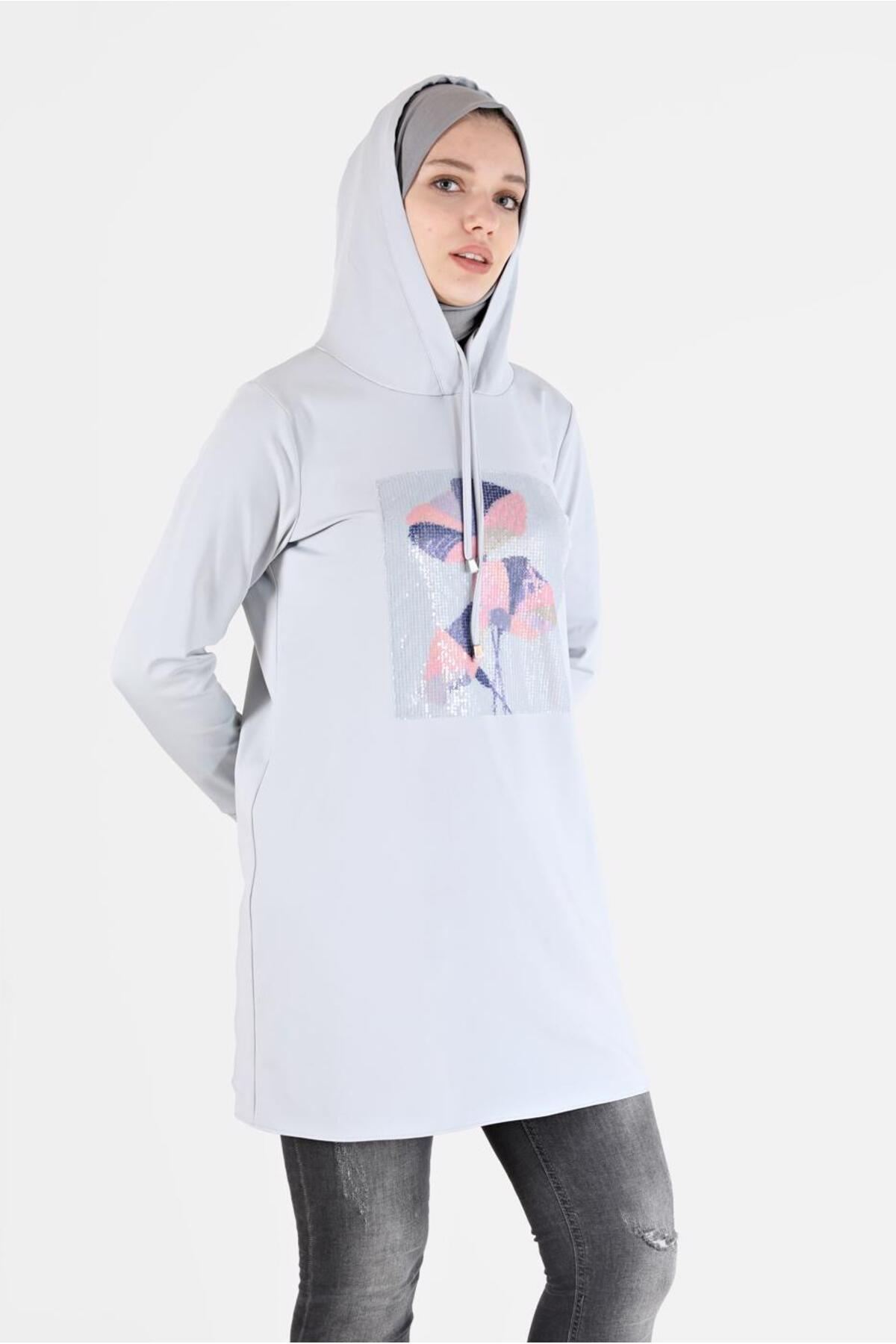 آلوینا تونیک کلاهدار با گلدوزی پولکدوزیشده، جزئیات ۴۲۳۷۰ آلوینا تونیک کلاهدار با گلدوزی پولکدوزیشده، جزئیات ۴۲۳۷۰