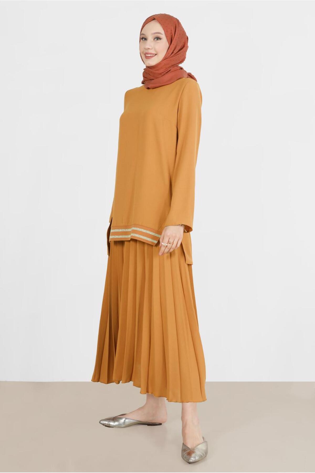 آلوینا ست دامن دو تکه دکمه‌دار و شیاردار براق ۴۲۶۰۷