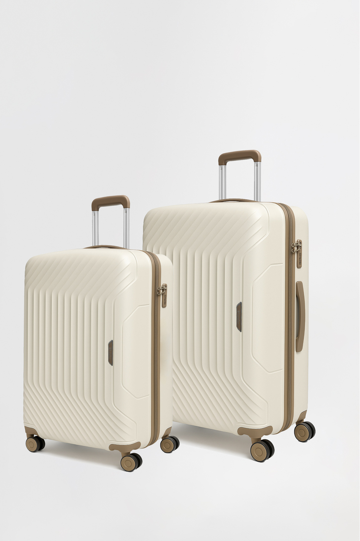 یونایتد کالرز آو بنتون چمدان دو تکه بنتون سایز متوسط ​​و کابین، 100% پلی‌پروپیلن، بژ، کد 14Bnt8001