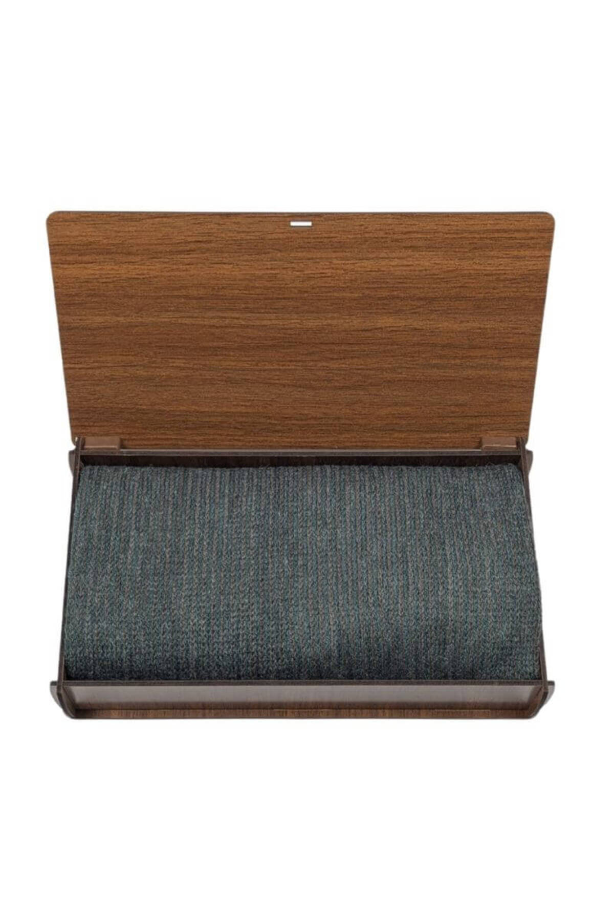  شال گردن بافتنی مردانه راه راه خاکستری و قهوه‌ای روشن در جعبه کادویی چوبی