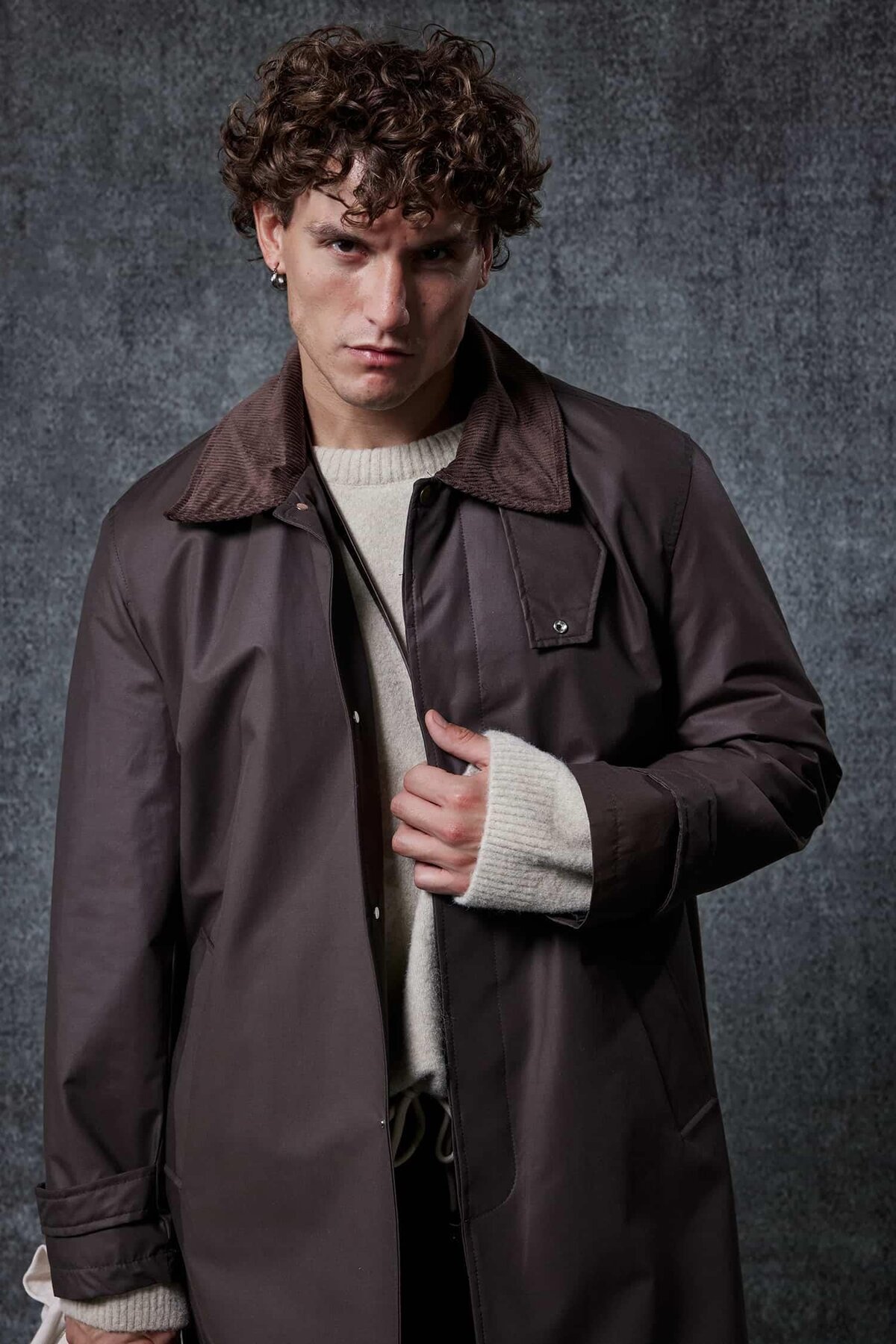 ablukaonline  Erkek Relax Fit Kadife Yaka Detaylı Uzun Trençkot Haki Yeşil - Görsel 4