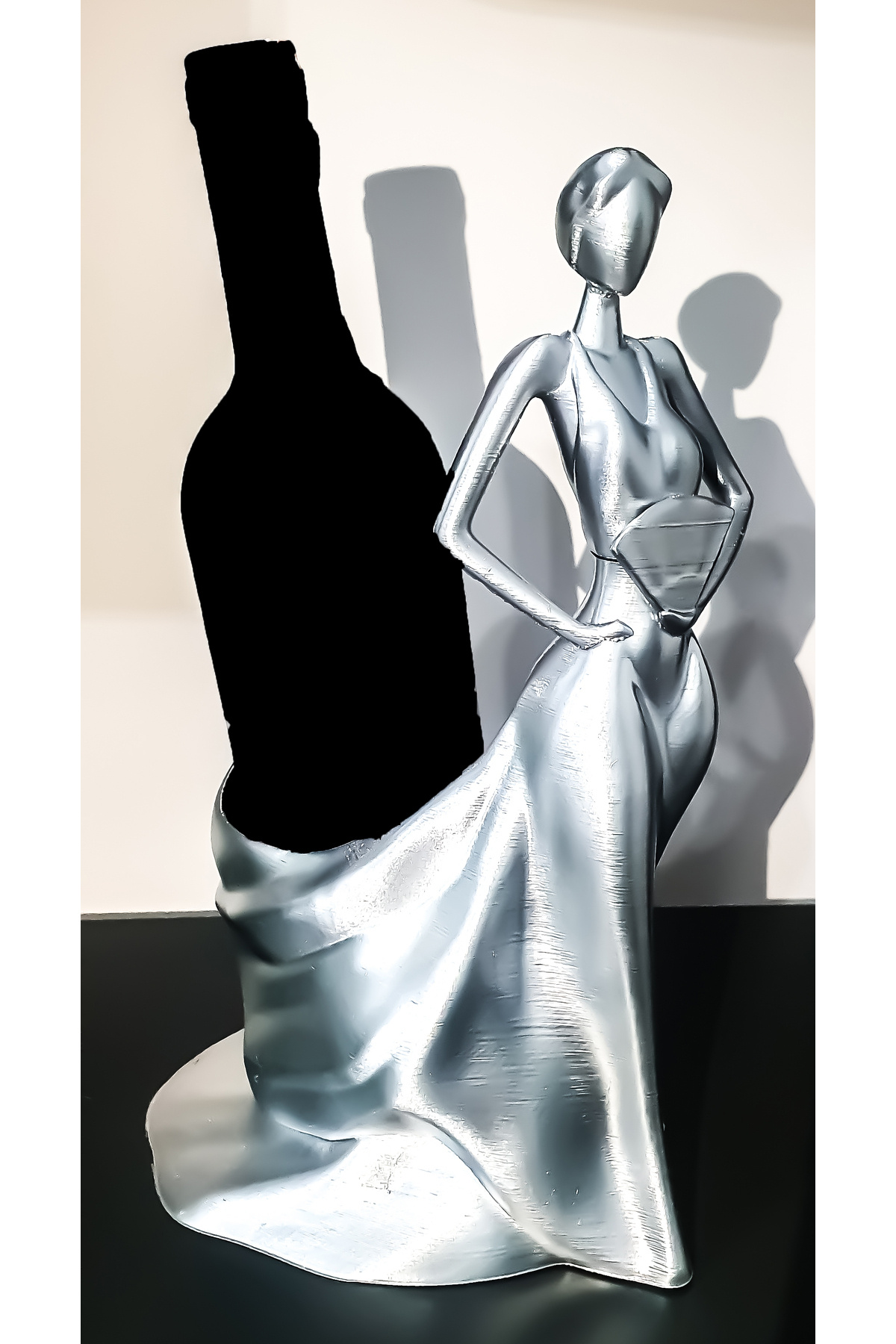 Empressco Şık kadın gümüş şaraplık aksesuarı, zarif ve kaliteli tasarım