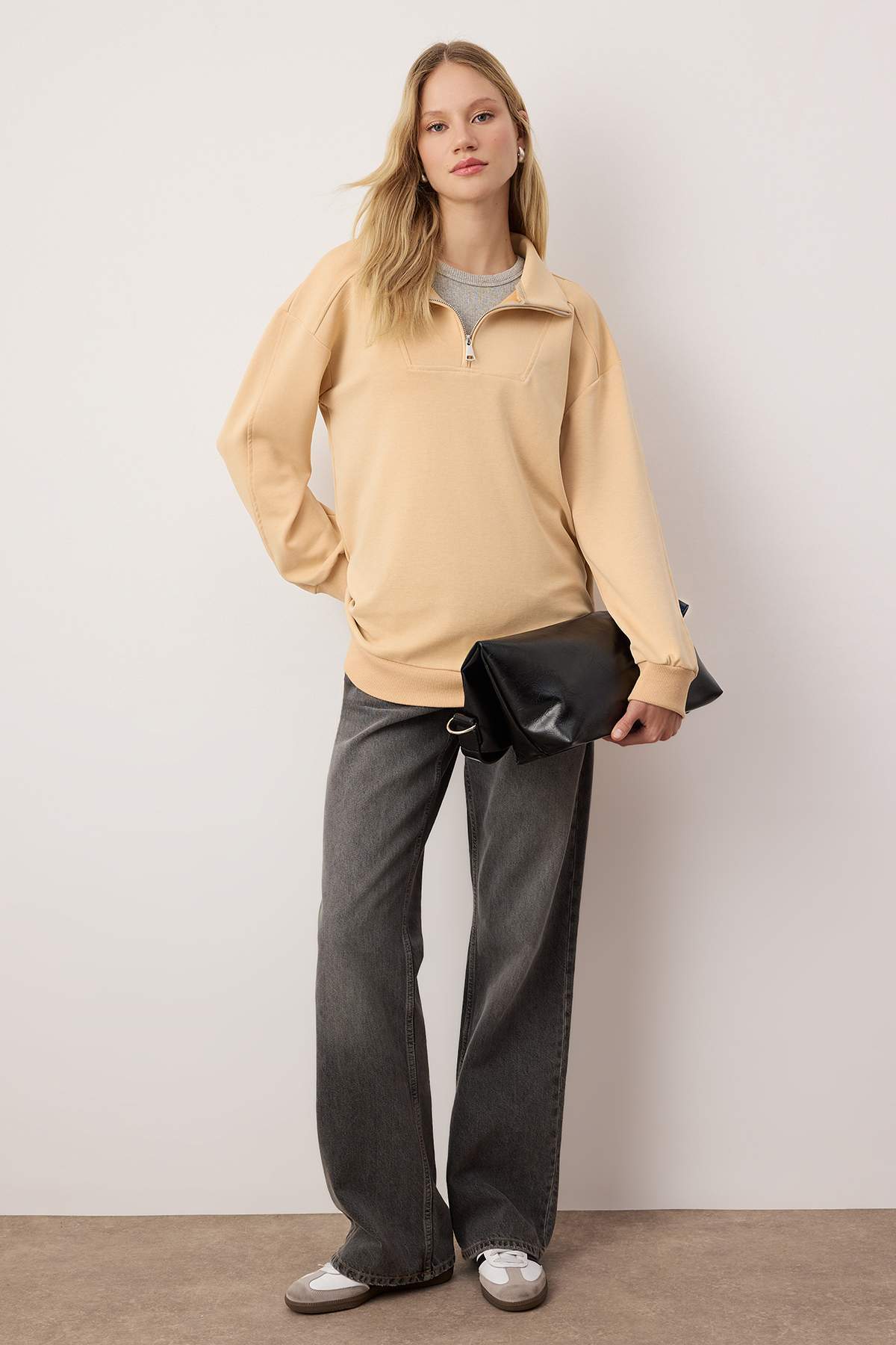 Trendyolmilla Modest Bej More Sustaible Oversize İnterlok Düz Örme Sweatshirt TCTAW26TW00003