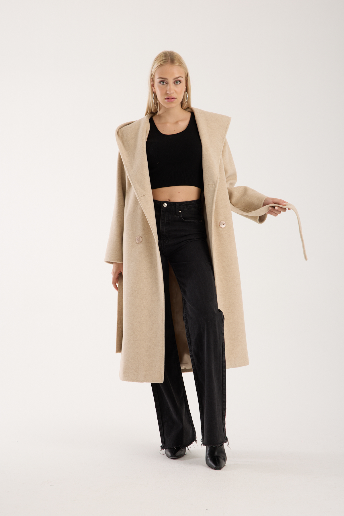 ŞEYDA ERTEM  BEJ RENGİ KAPİŞONLI GİZLİ KUŞAK DETAYLI YÜNLÜ MANTO - Görsel 8