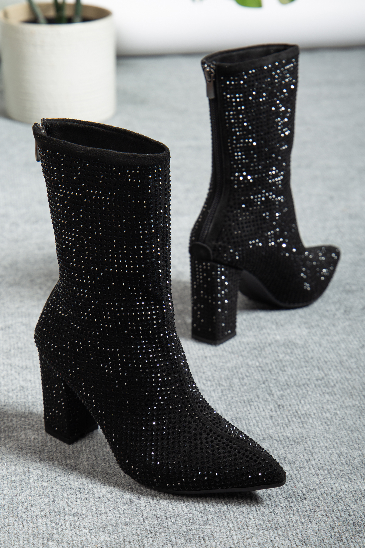Women's Stylish Heeled Boots&Boots with Back Zipper and Suede Gemstone