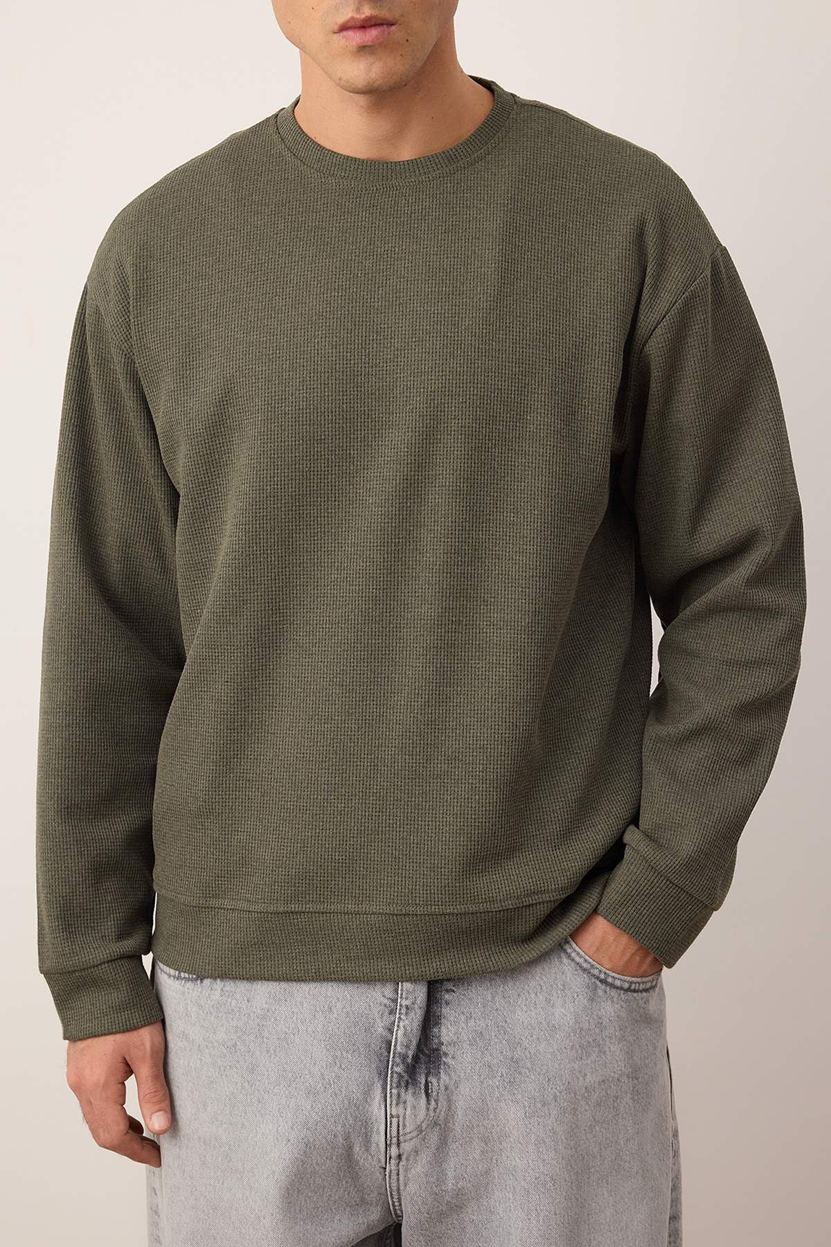 Trendyolmilla  Siyah - Haki Yeni Oversize/Geniş Kalıp 2'li Paket Dokulu Waffle Sweatshirt TMNAW26SW00028 - Görsel 6