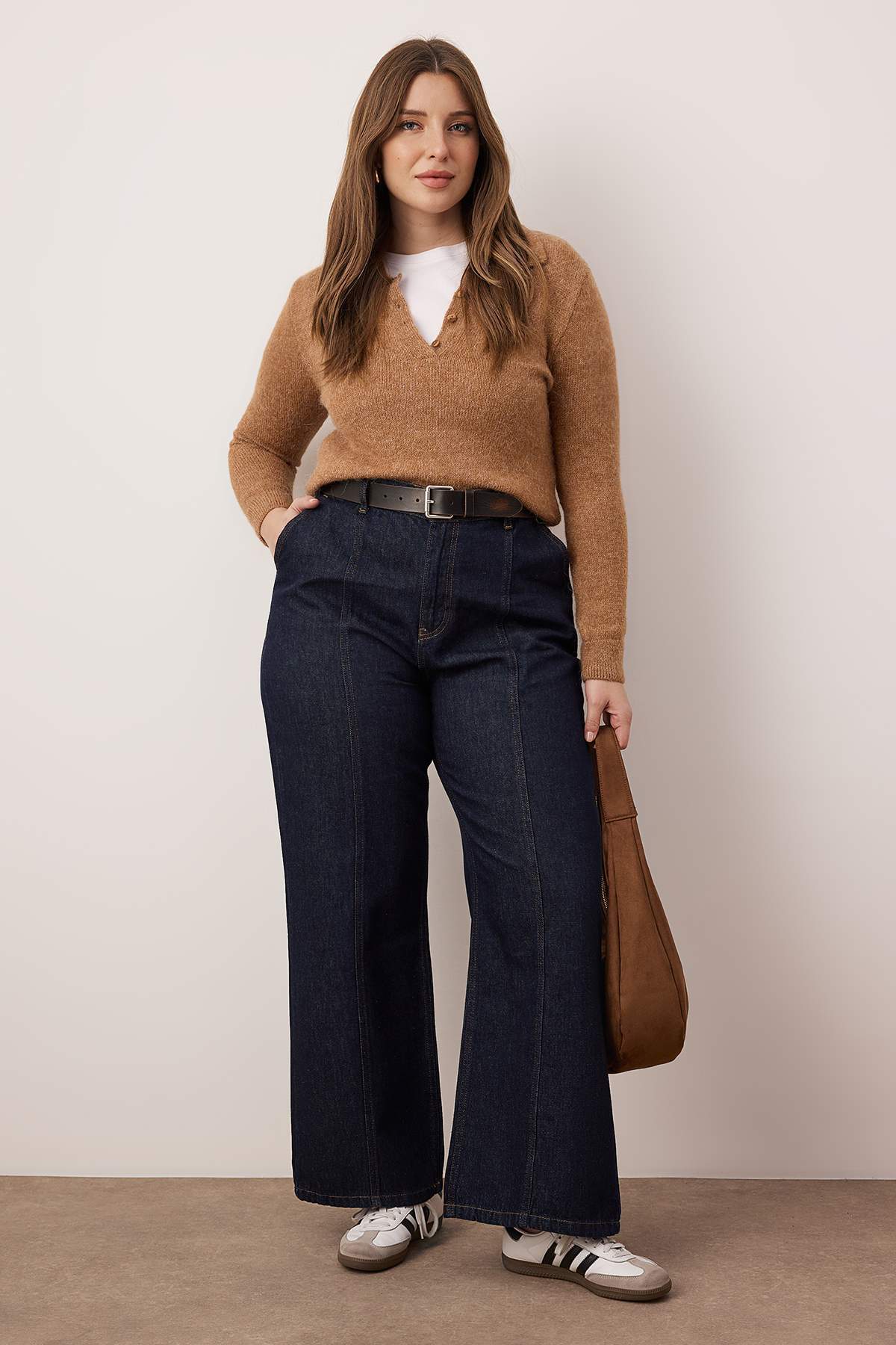 Trendyol Curve Dunkelblaue Jeans mit Nähten und hoher Taille in Übergröße und...