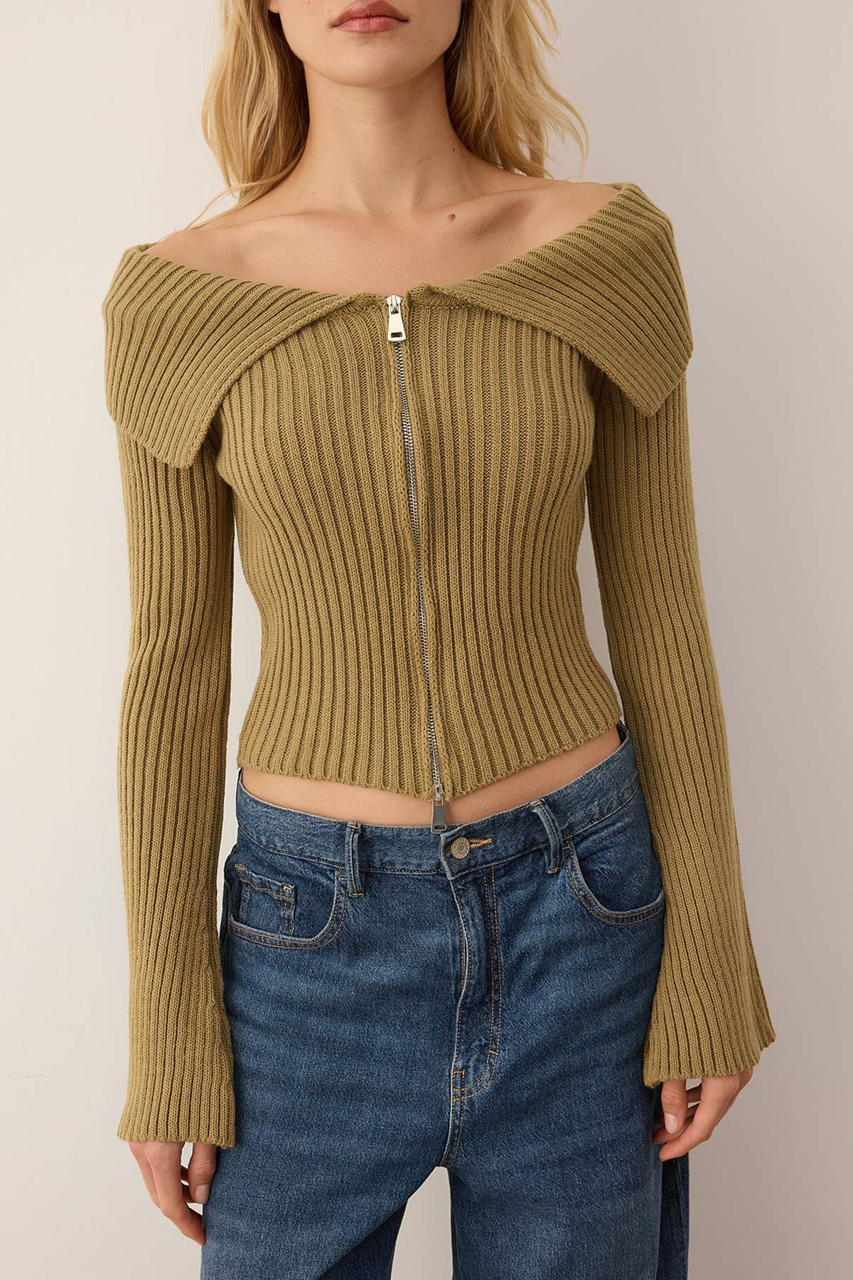 Trendyolmilla  Açık Haki Devrik Yaka Çift Fermuarlı Triko Hırka TWOAW26HI00282 - Görsel 3