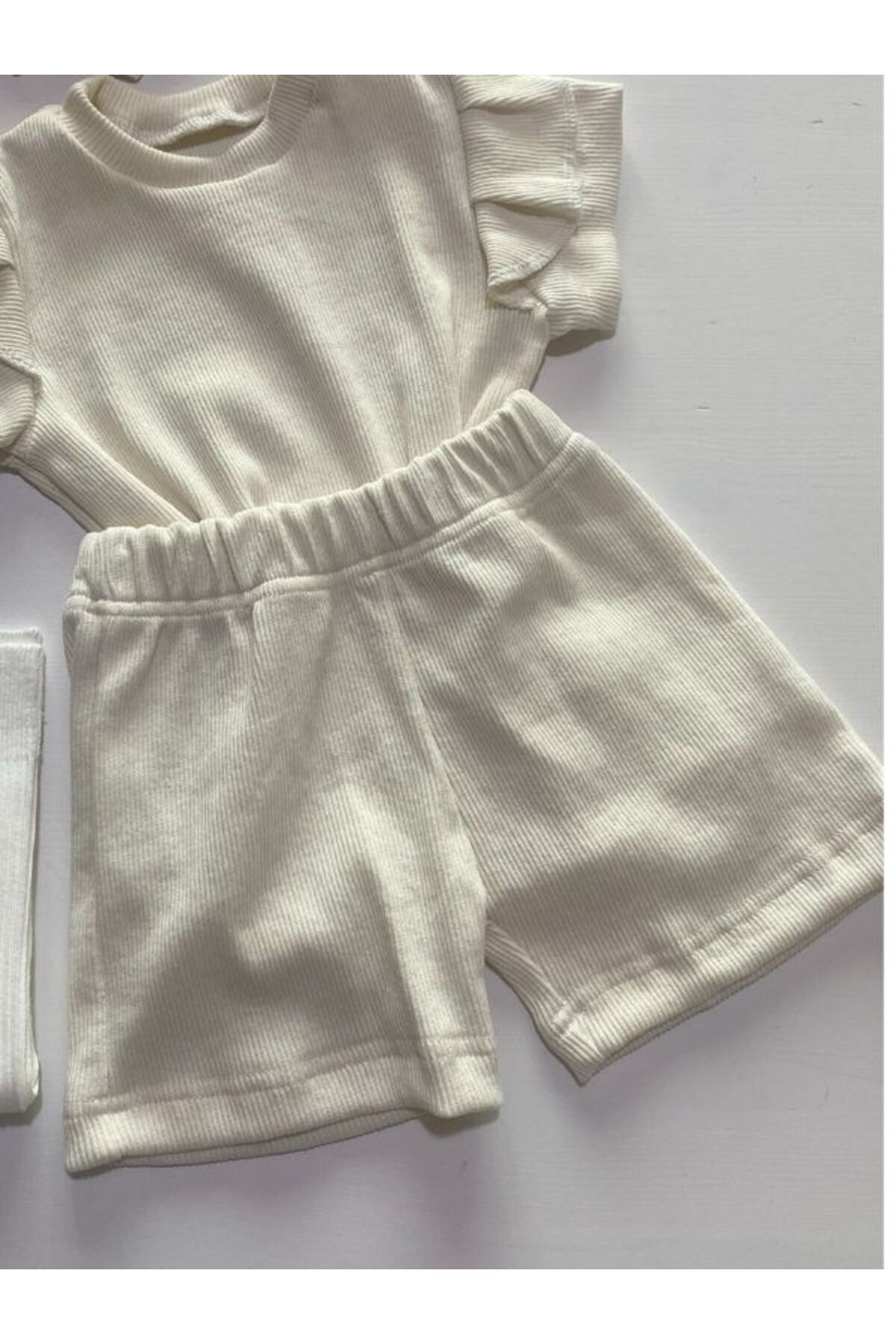 özge başaran Krem Rengi Şort & Tişört,ve Çorap Fitilli Kumaş Kız Çocuk Ve Bebek 3'lü Giyim Seti fotoğrafı 4 (önizleme)