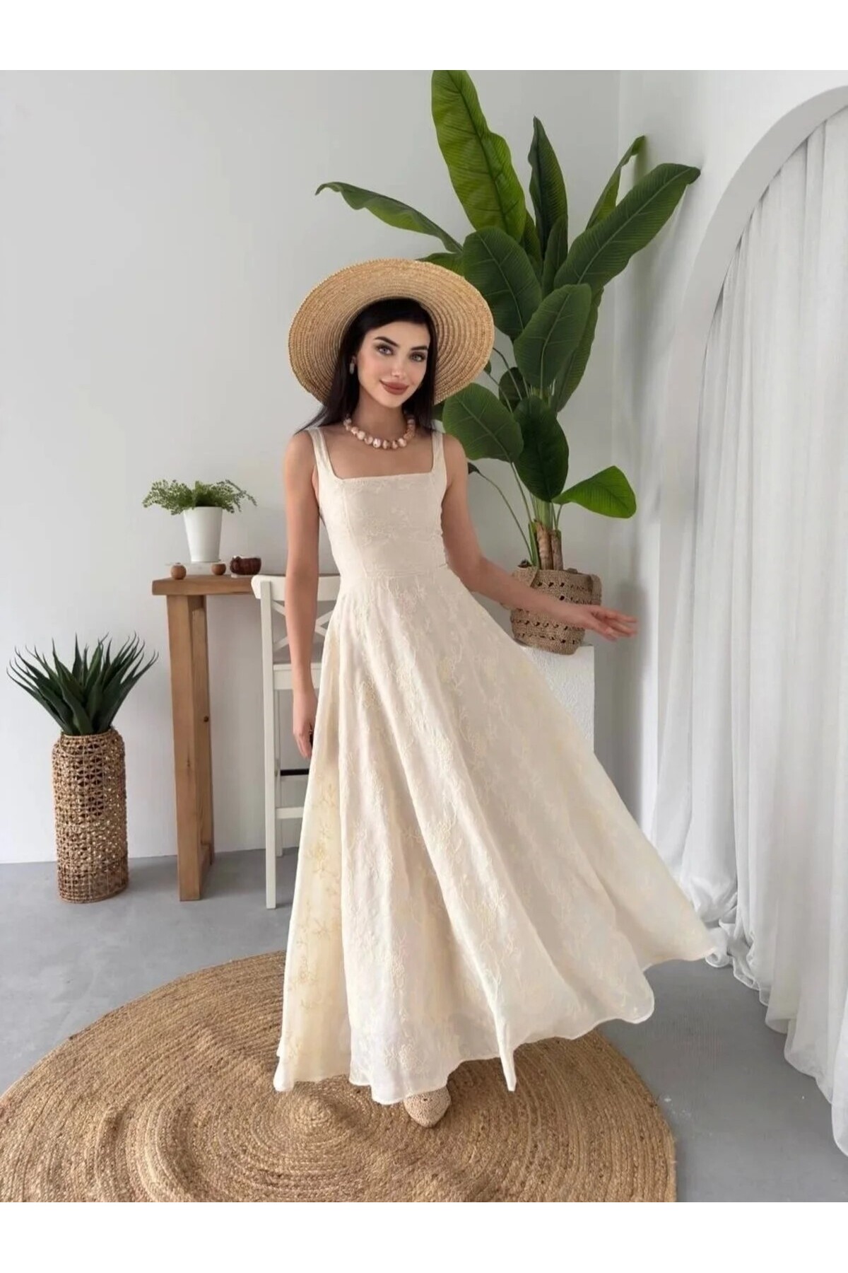 Femistik  Kadın Çiçek Desenli Nakış İşlemeli Kare Yaka Maxi Elbise - Görsel 8