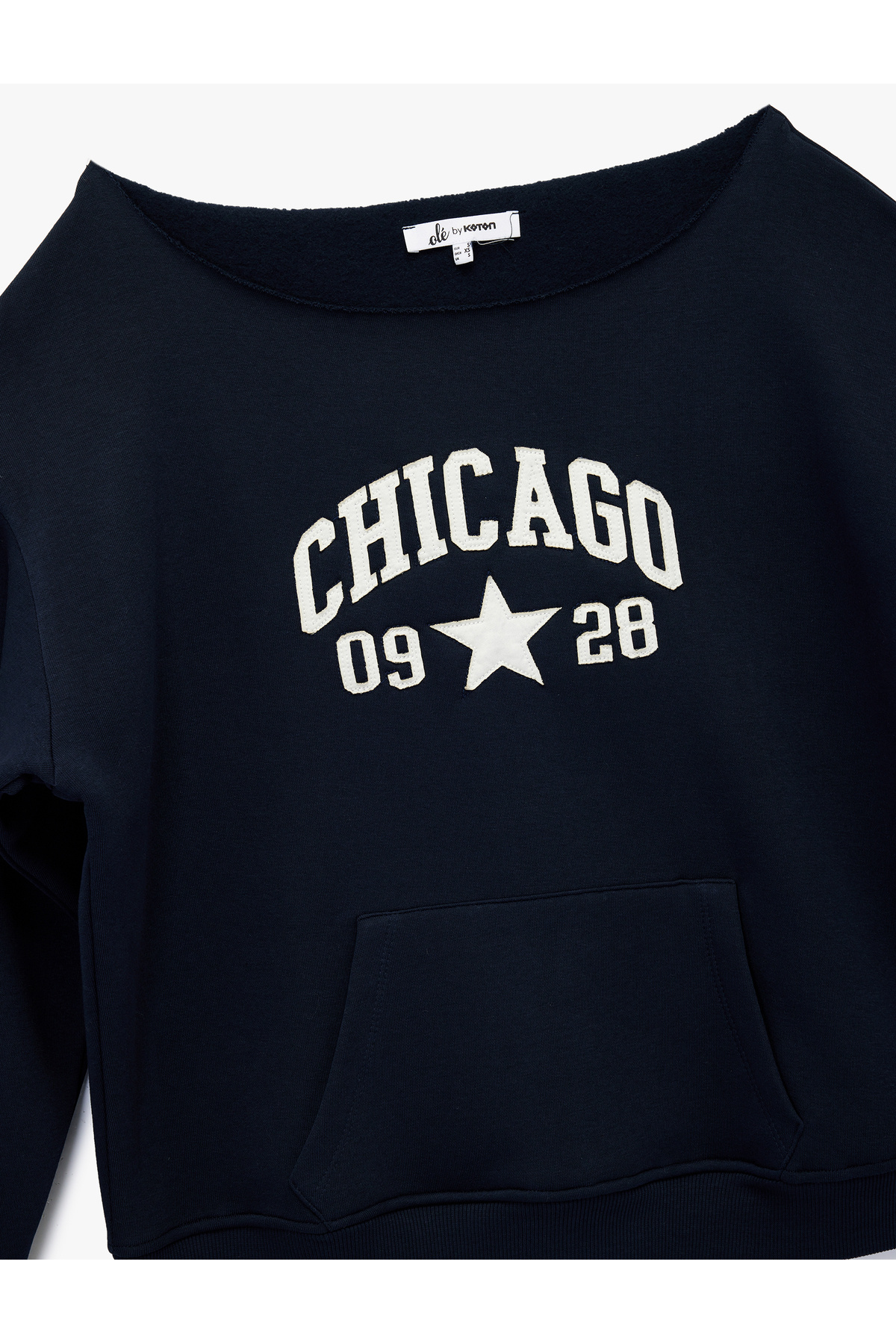 سویشرت اورسایز یقه قایقی کوتون با گلدوزی و جیب کانگورویی و آستر شاردون‌دار