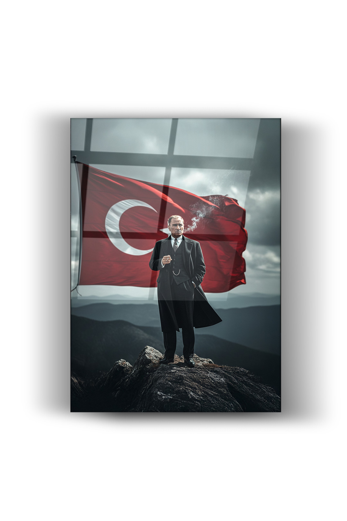 Dağ Zirvesinde Türk Bayrağı Önünde Kararlılıkla Duran Mustafa Kemal Atatürk Cam Tablo-Ev-Ofis Dekor